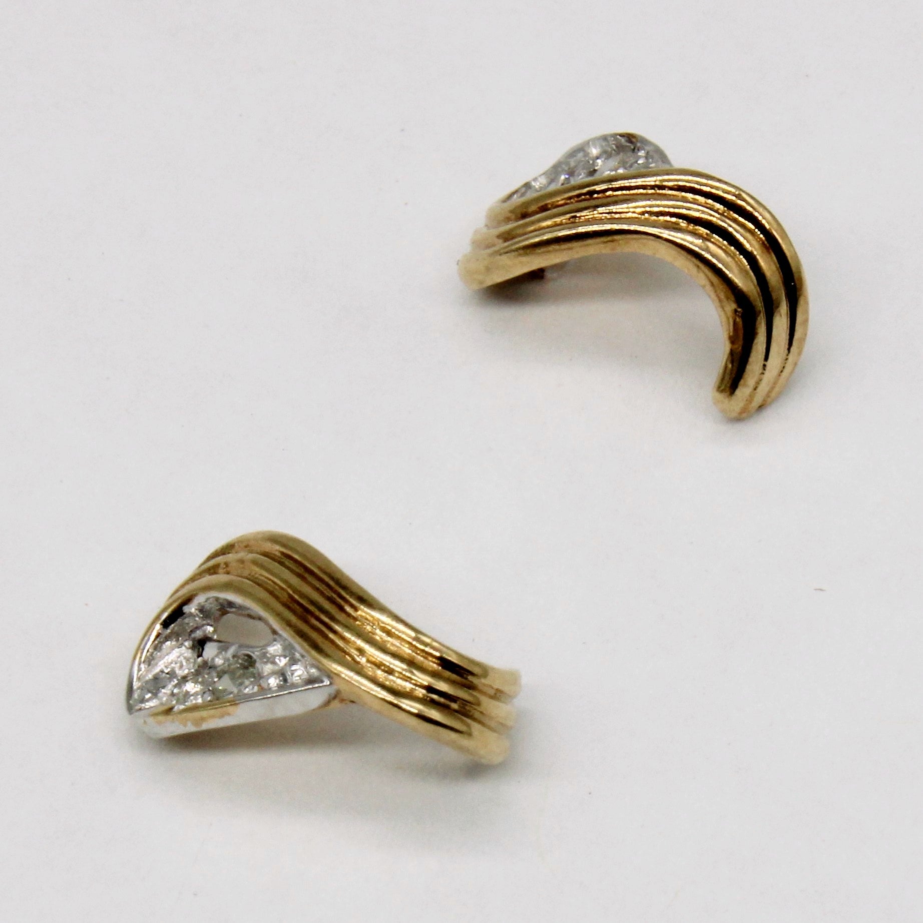 10k Gold and Diamond Earrings | 0.06ctw |