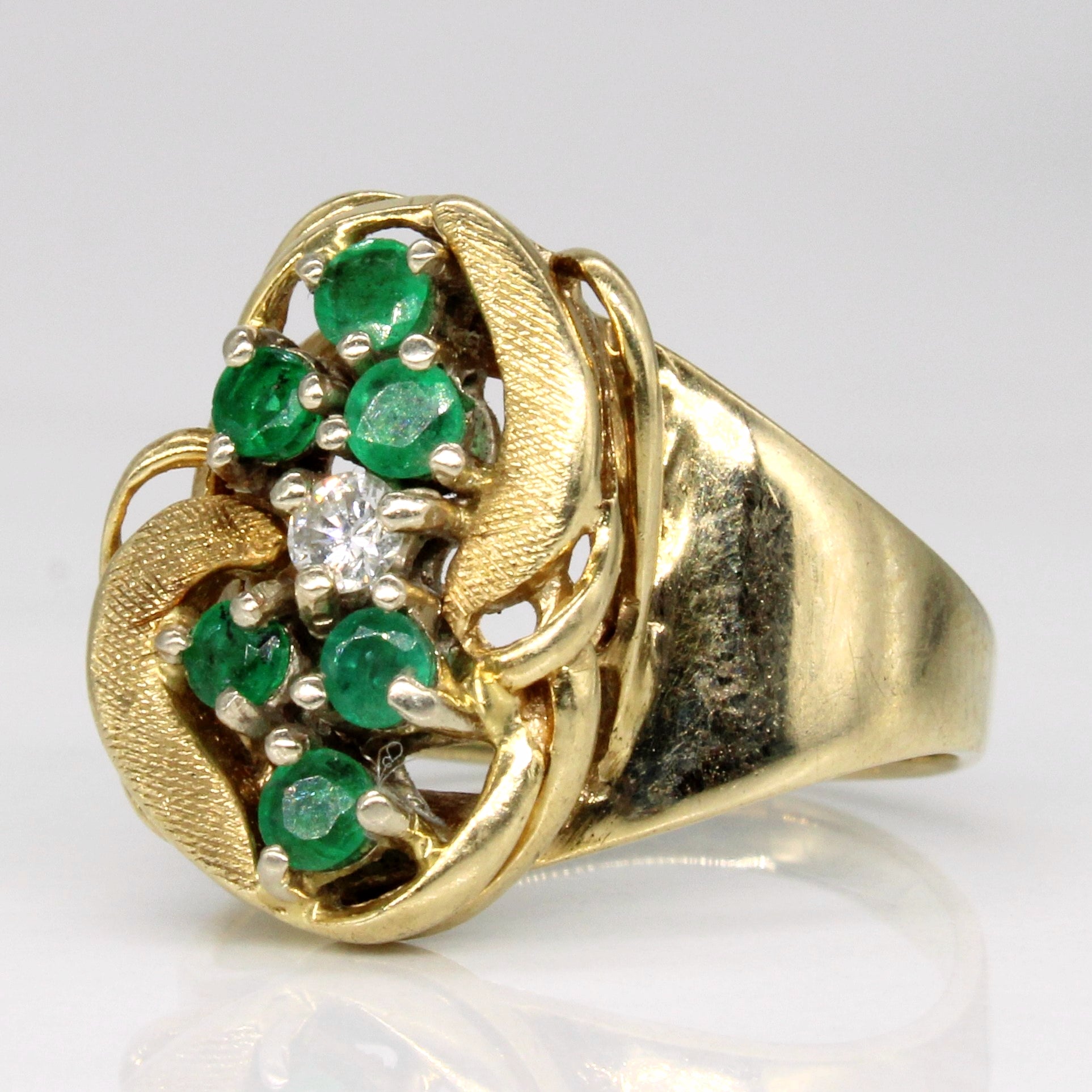 Emerald & Diamond Cluster Ring | 0.30ctw, 0.07ct | SZ 5 |