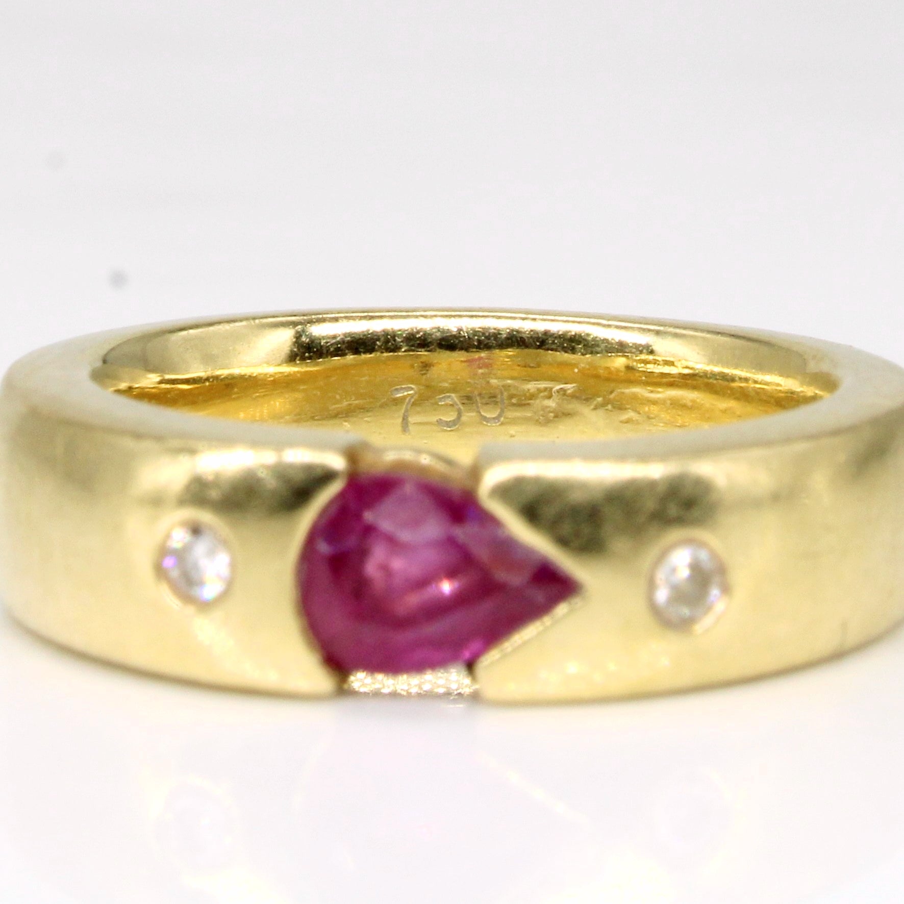 18k Yellow Gold Ruby & Diamond Ring | 0.58ct, 0.05ctw | SZ 5 |