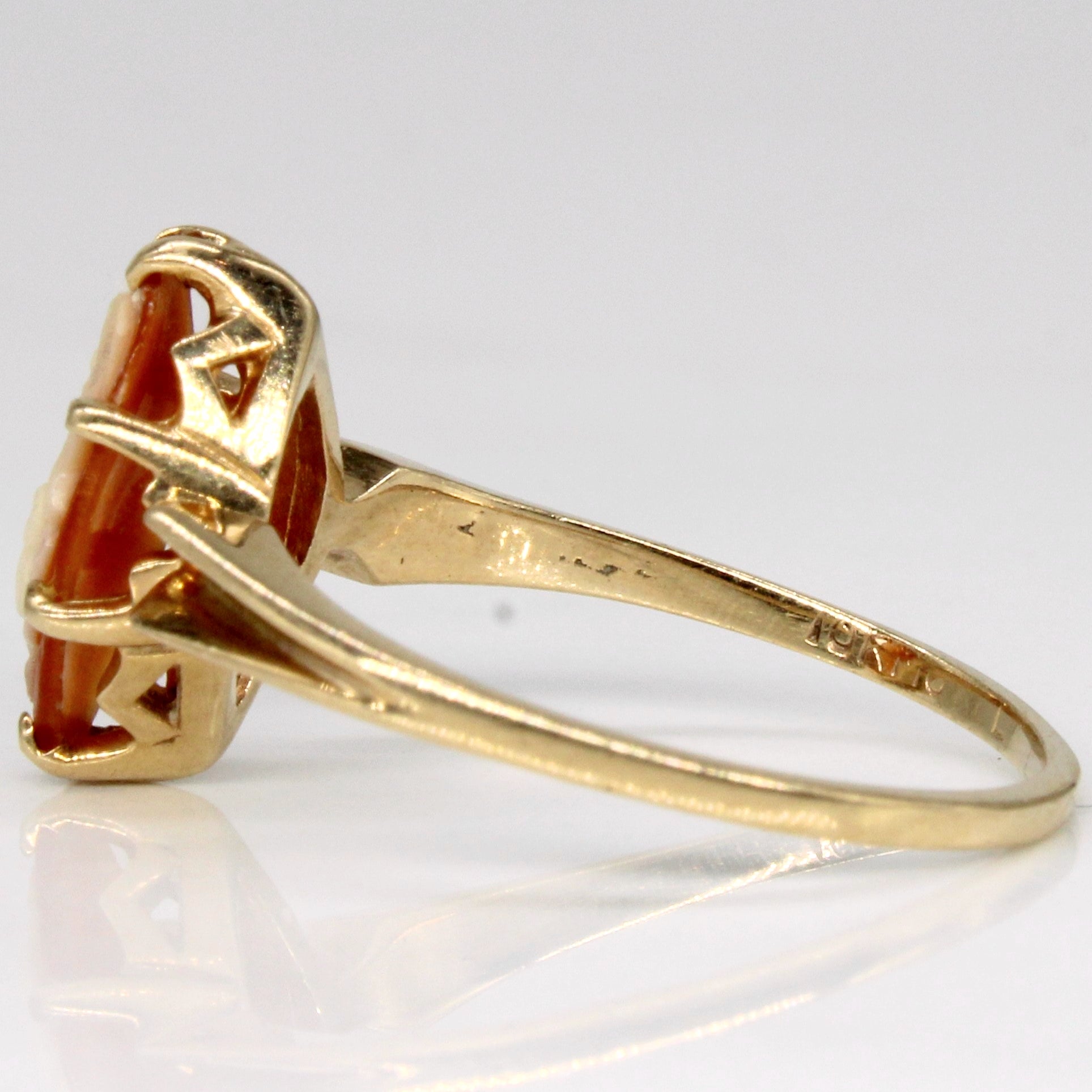 Bague camée en coquillage sculpté | 1,00 ct | Taille 6,75 |