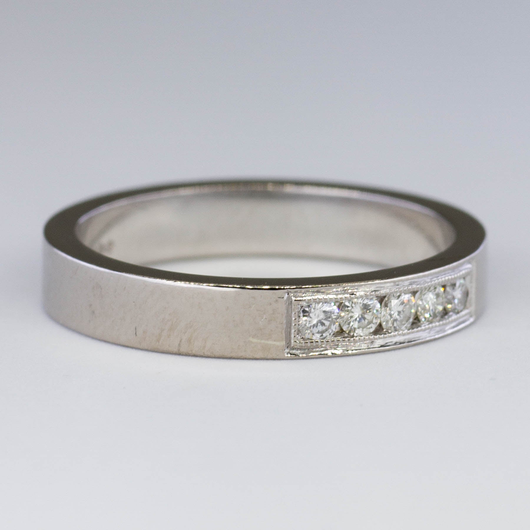 18k Diamond Wedding Band | 0.15ctw | SZ 6 |