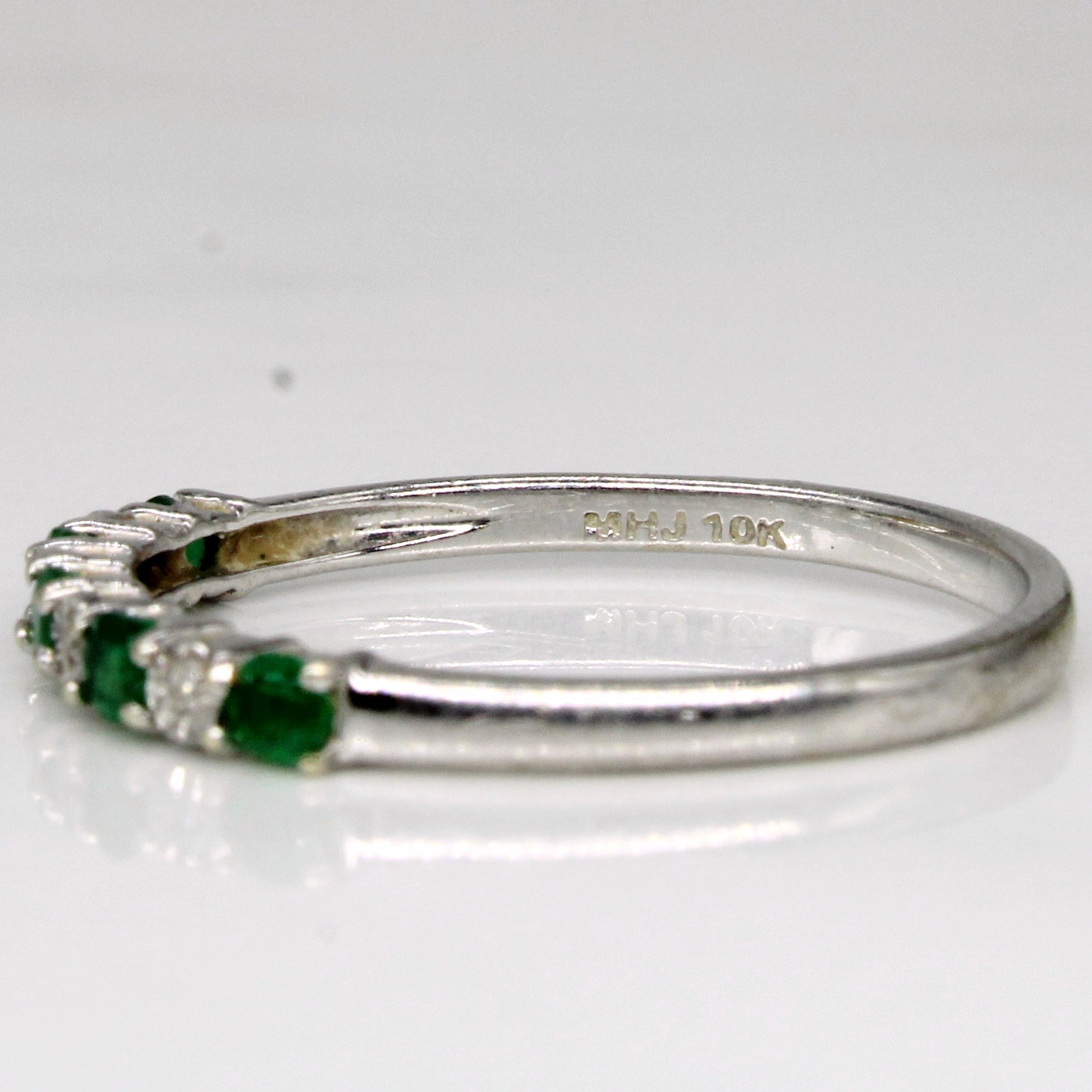 Bague émeraude et diamants | 0,15 ct, 0,02 ct | Taille 7,25 |