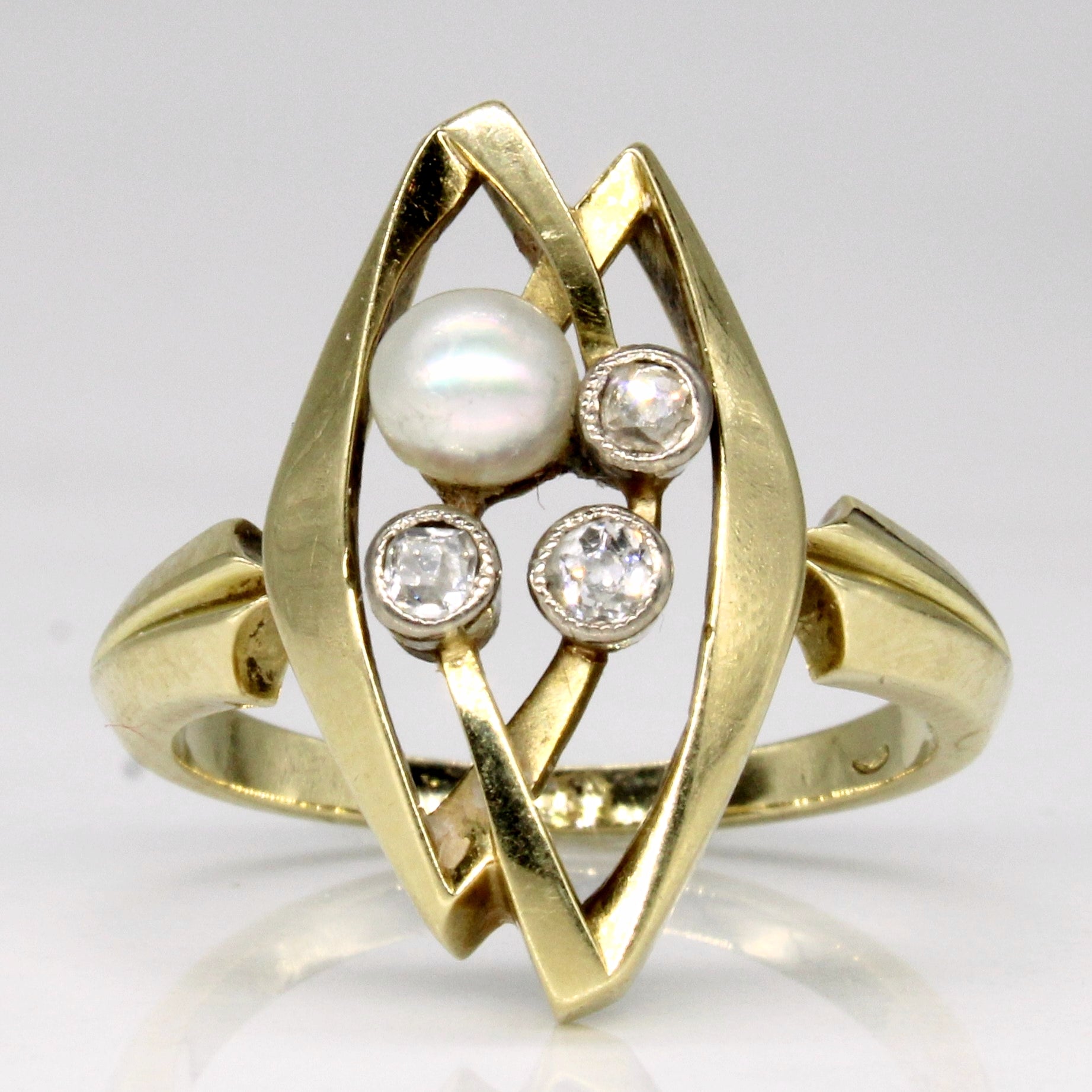 Diamond & Pearl Cocktail Ring | 0.11ctw | SZ 5.25 |