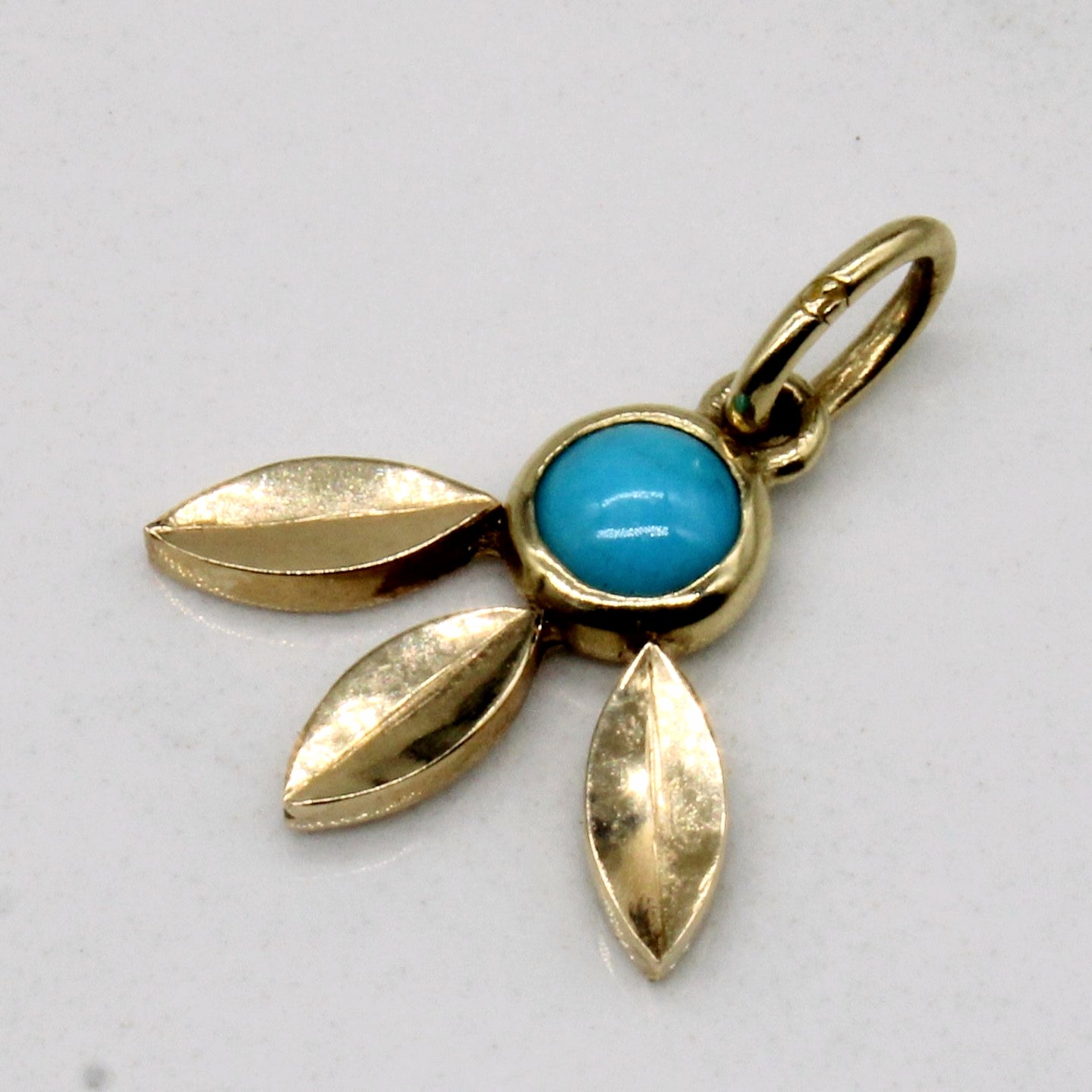 14k Yellow Gold Turquoise Pendant | 0.20ct |