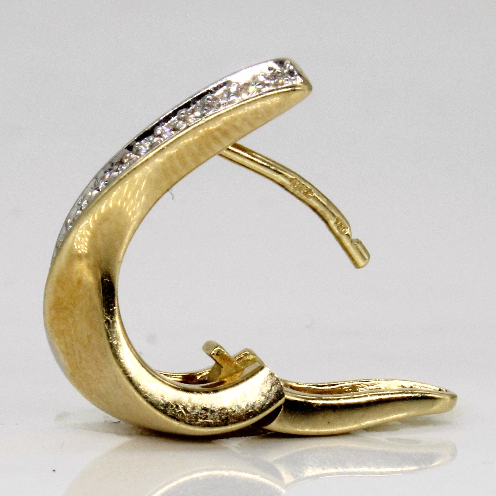 18k Gold and Diamond Earrings | 0.20ctw |