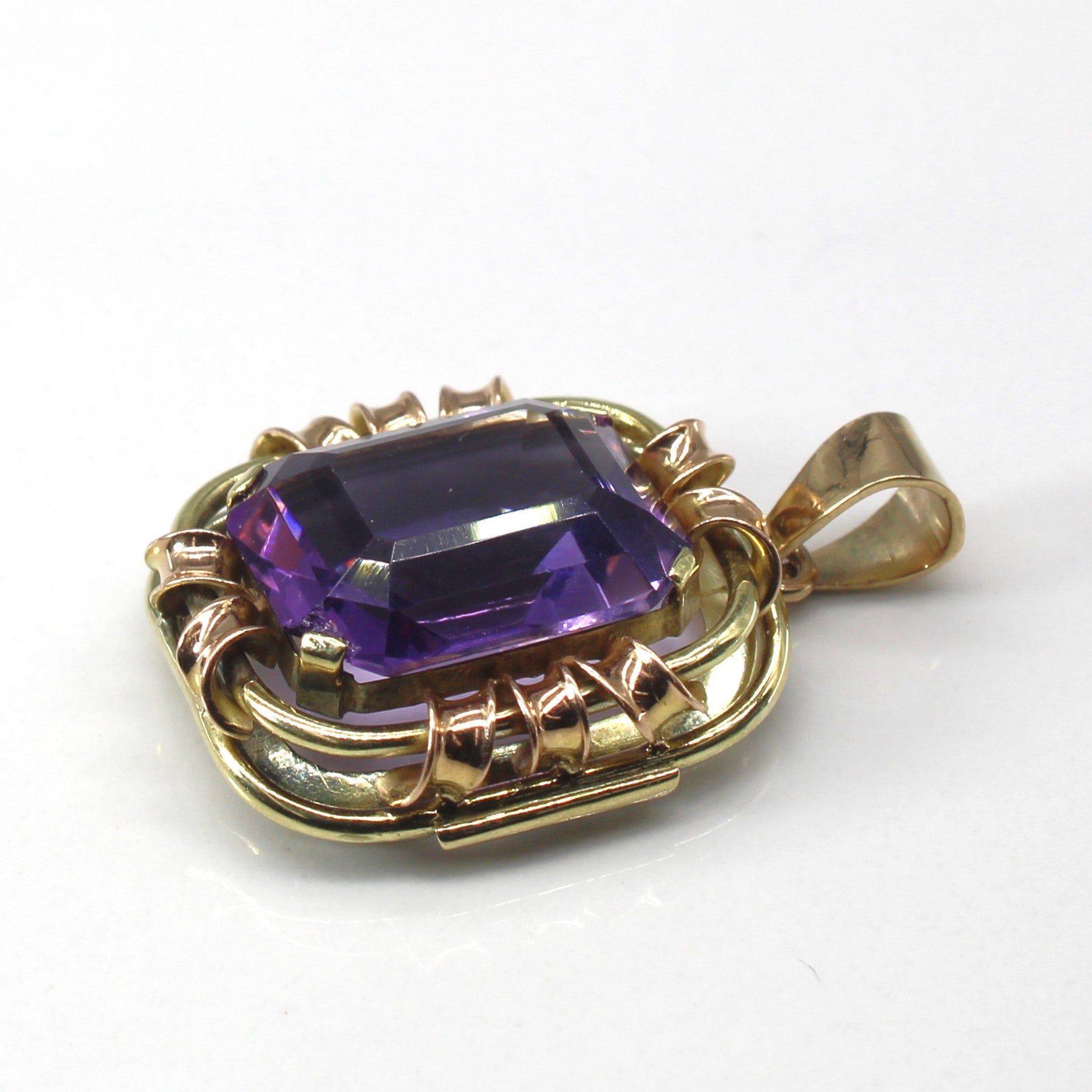 Solitaire Amethyst Pendant