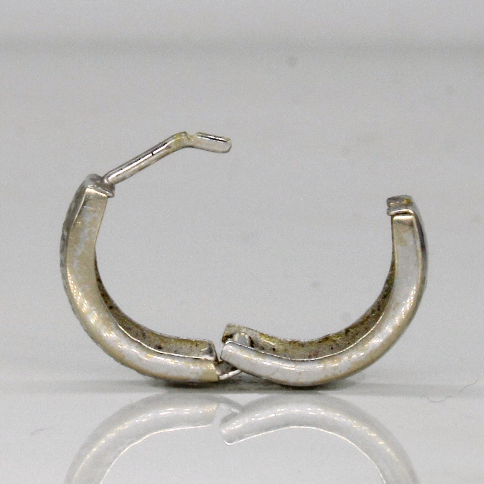 14k White Gold Hoop Earrings