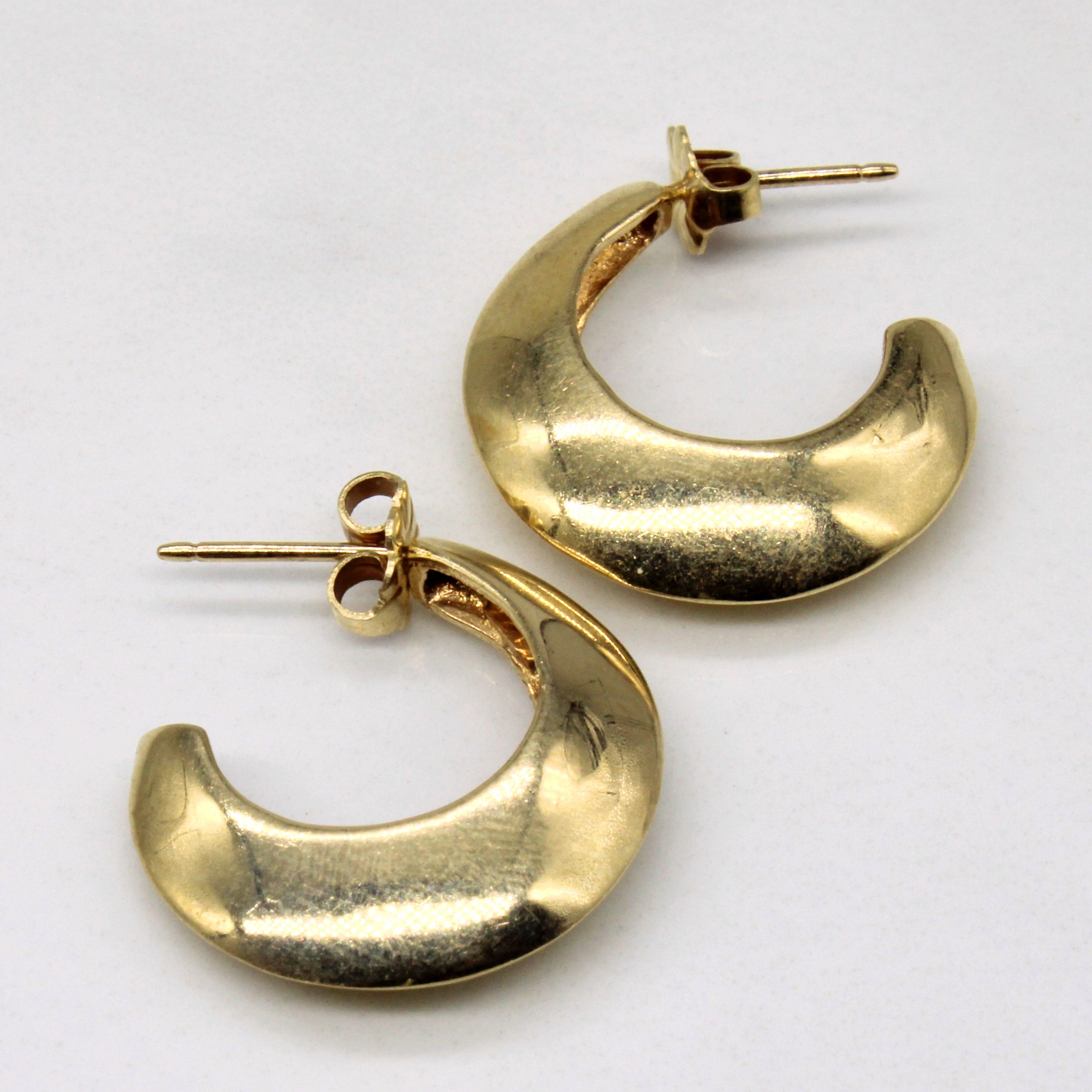 14k Yellow Gold Crescent Moon Earrings