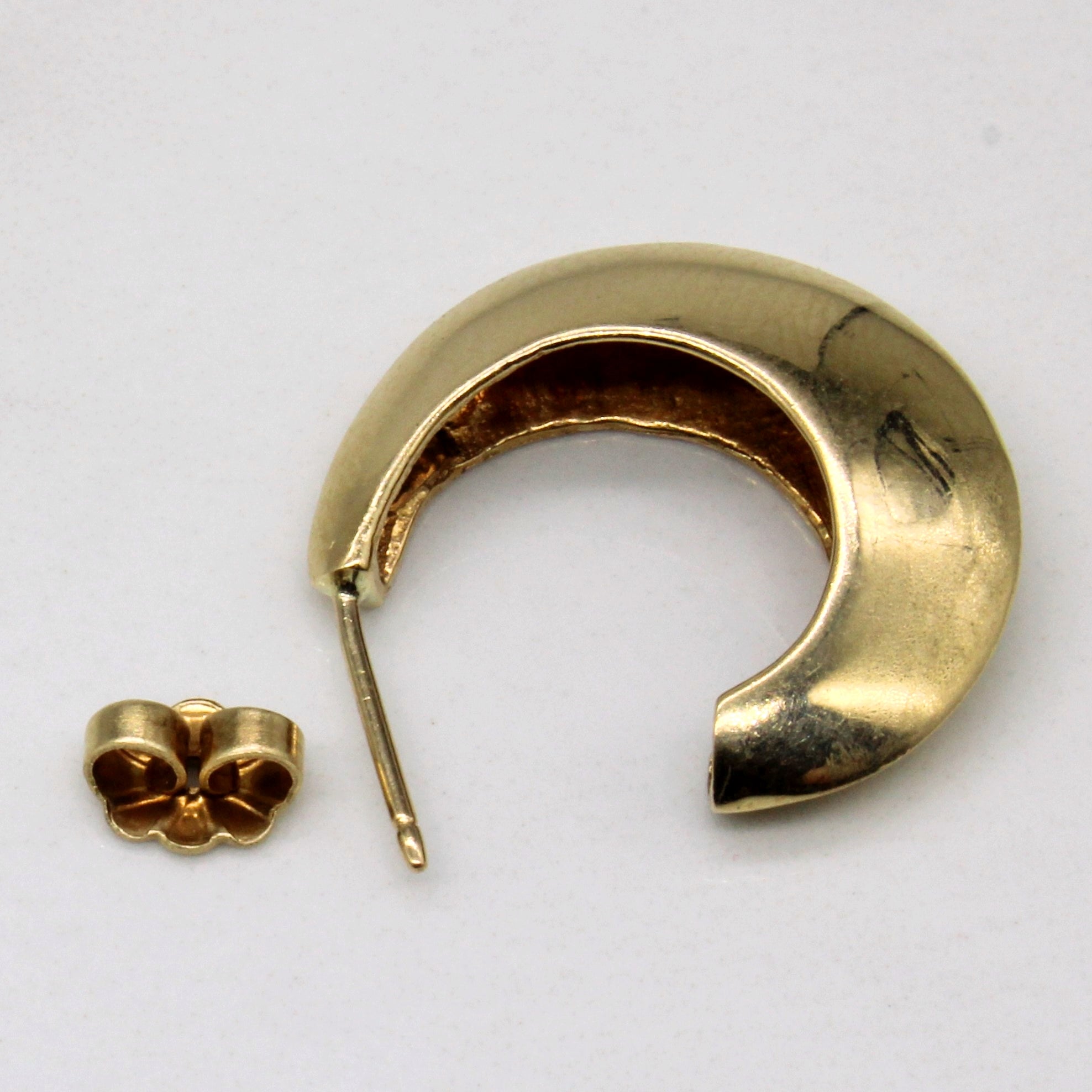 14k Yellow Gold Crescent Moon Earrings
