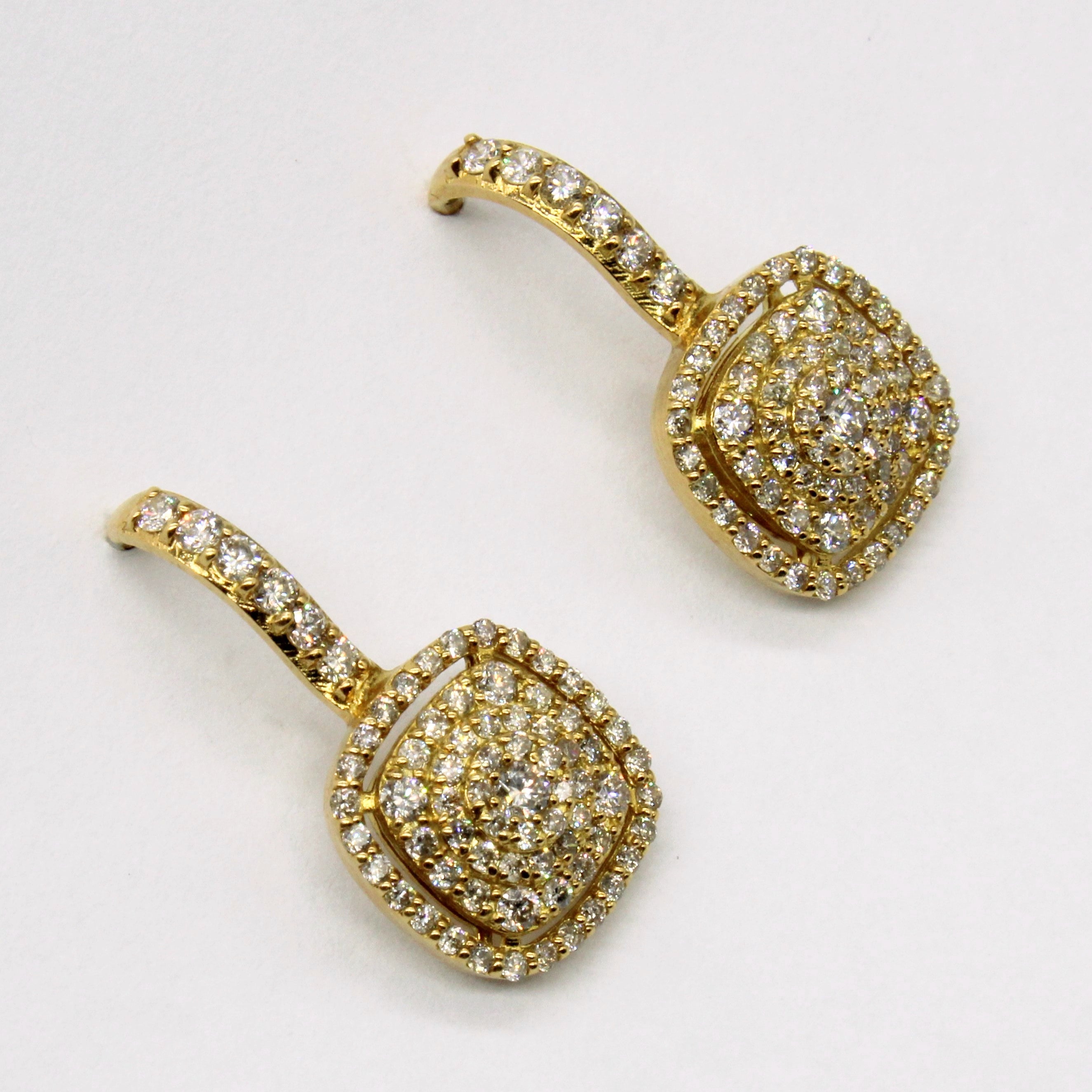 Boucles d'oreilles pendantes en or jaune 18 carats serties de diamants en grappe | 0,80 ct au total |