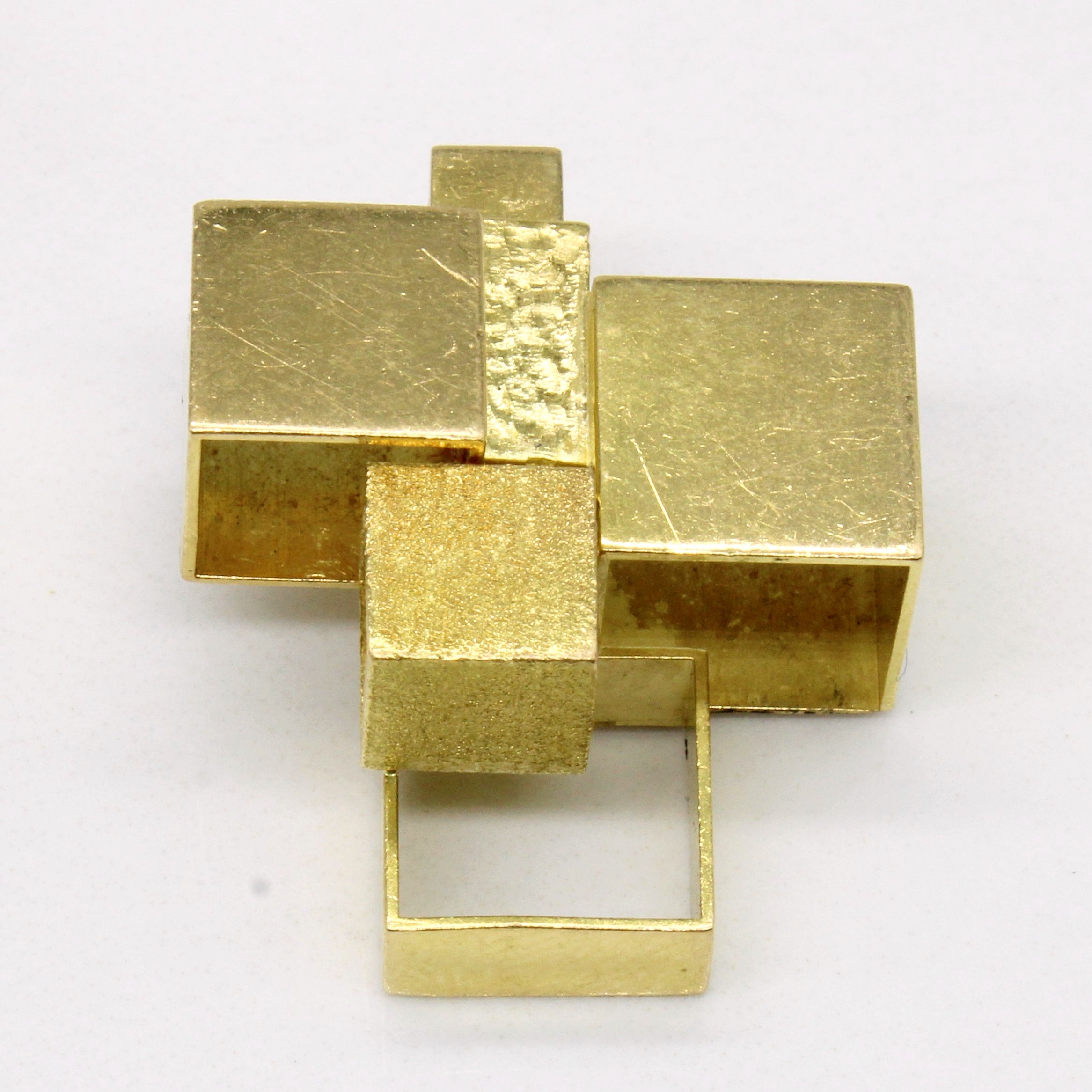 Pendentif cube en or 18 carats « Cavelti » |
