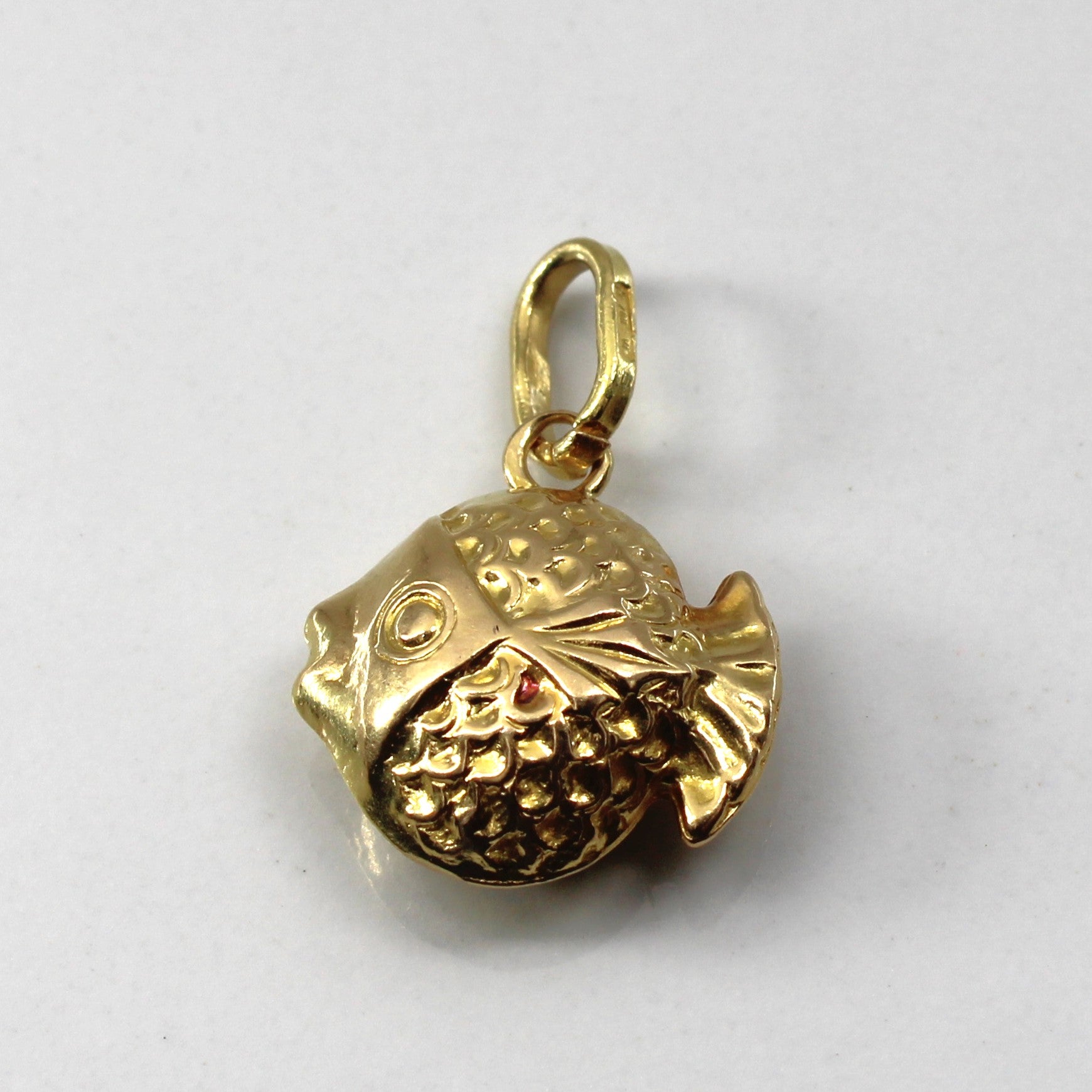 Pendentif poisson gonflé en or jaune 18 carats italien