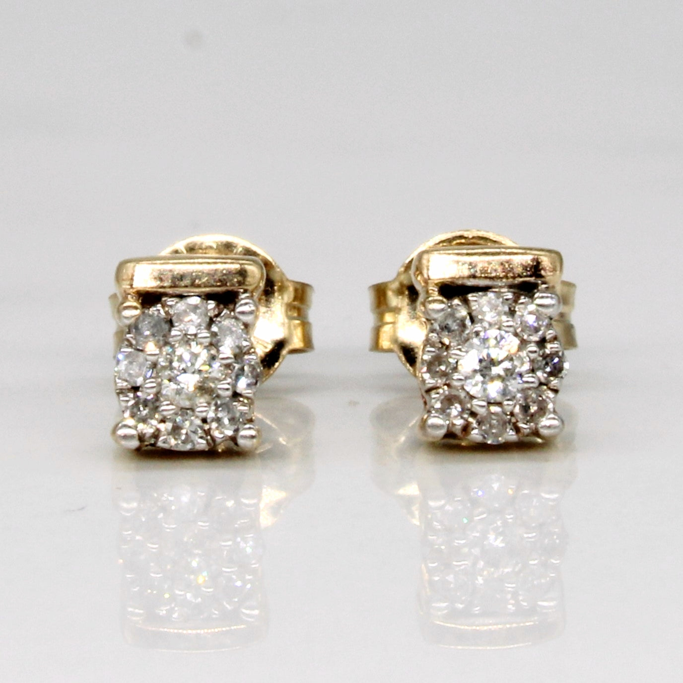 Boucles d'oreilles puces en diamants en grappe | 0,12 ct au total |