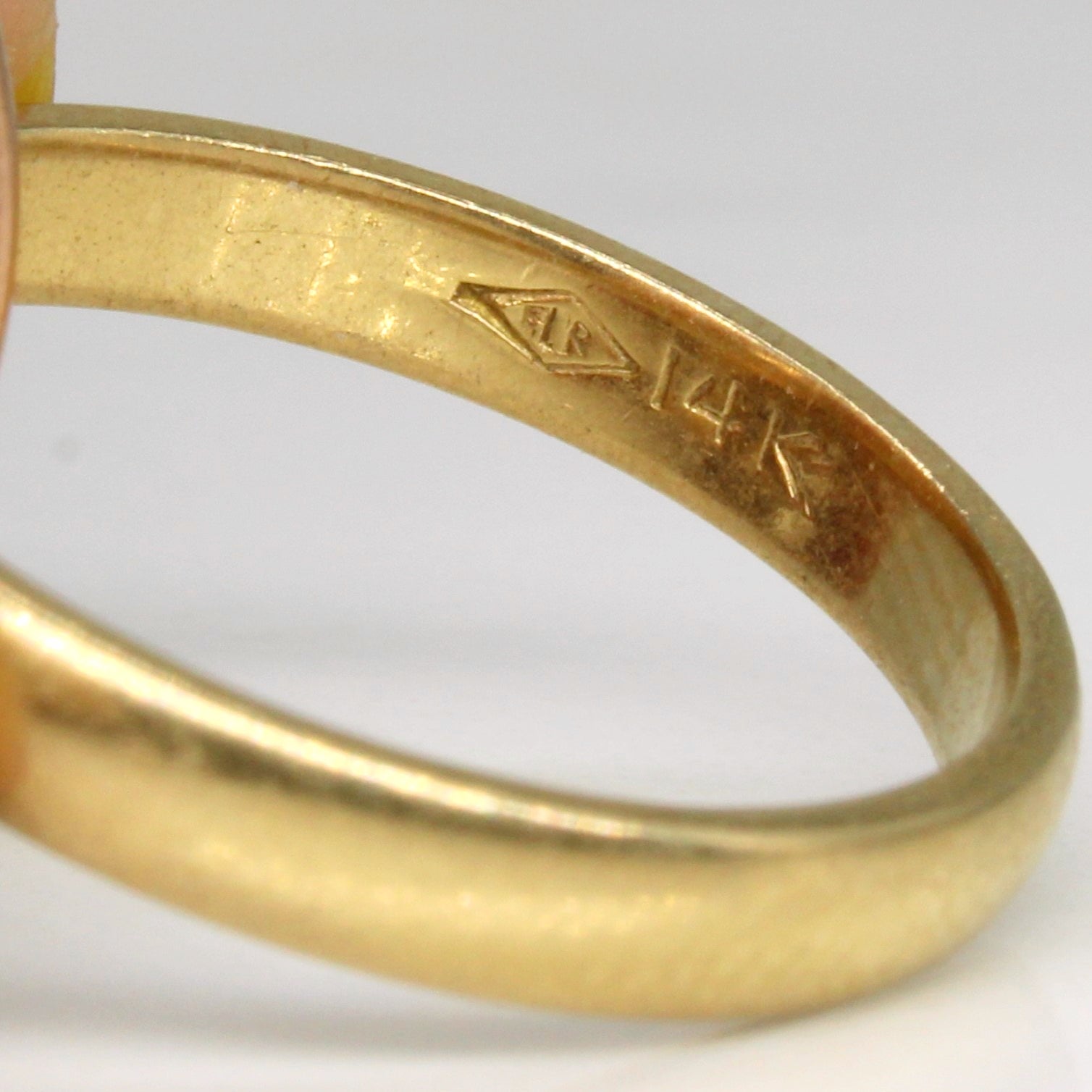 14k Tri Tone Gold Interlocked Rings | SZ 5.75 |