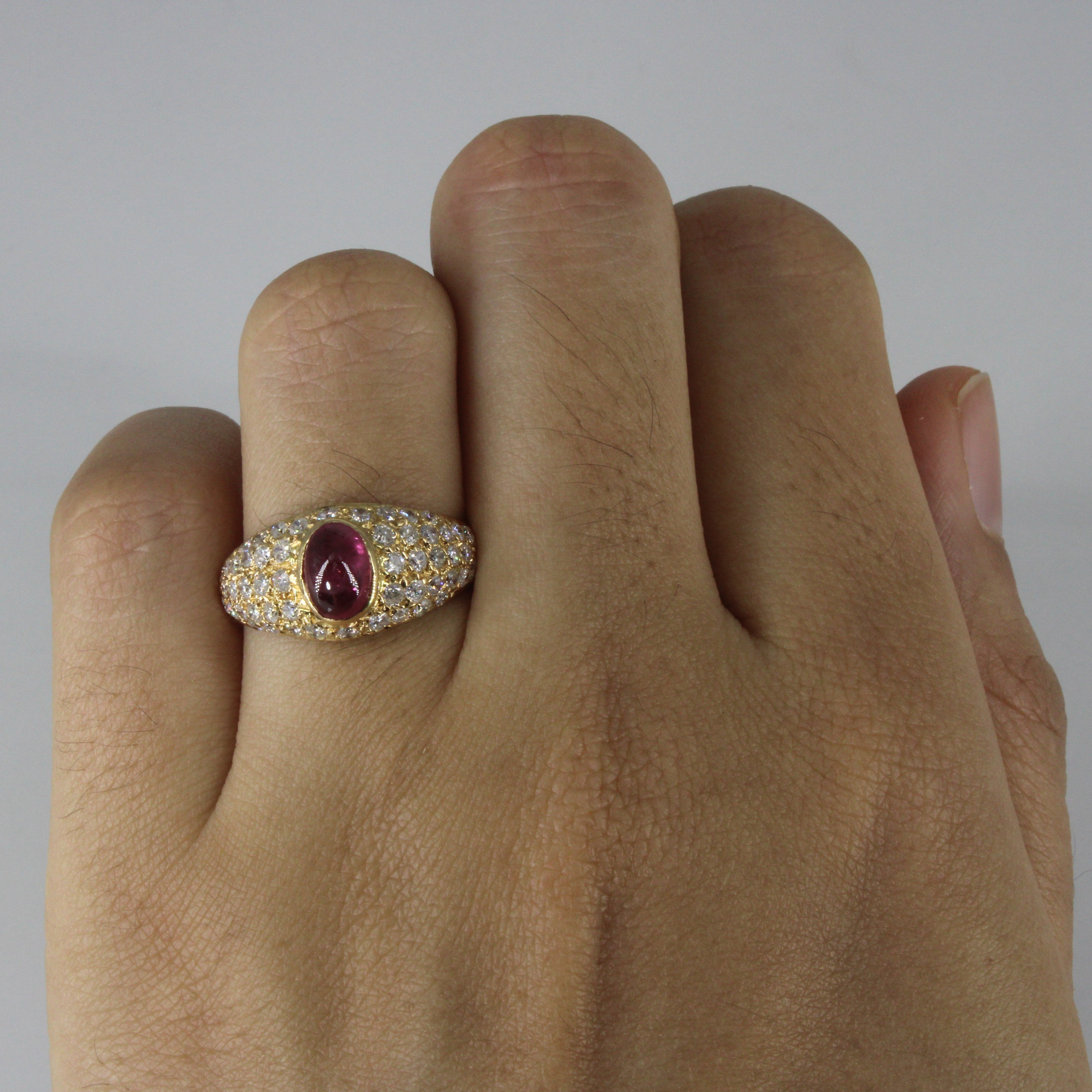 Bague dôme sertie de rubis et de diamants en grappe | 1,30 ct | 1,00 ct au total | Taille 6 |