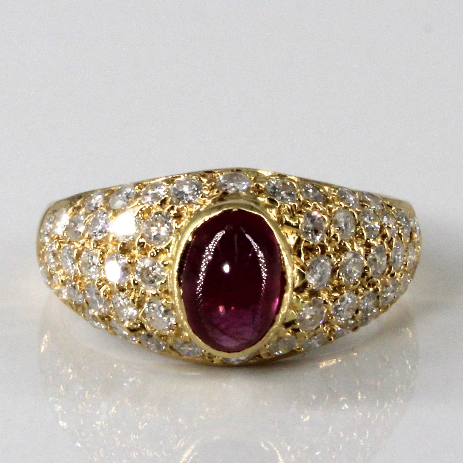 Bague dôme sertie de rubis et de diamants en grappe | 1,30 ct | 1,00 ct au total | Taille 6 |