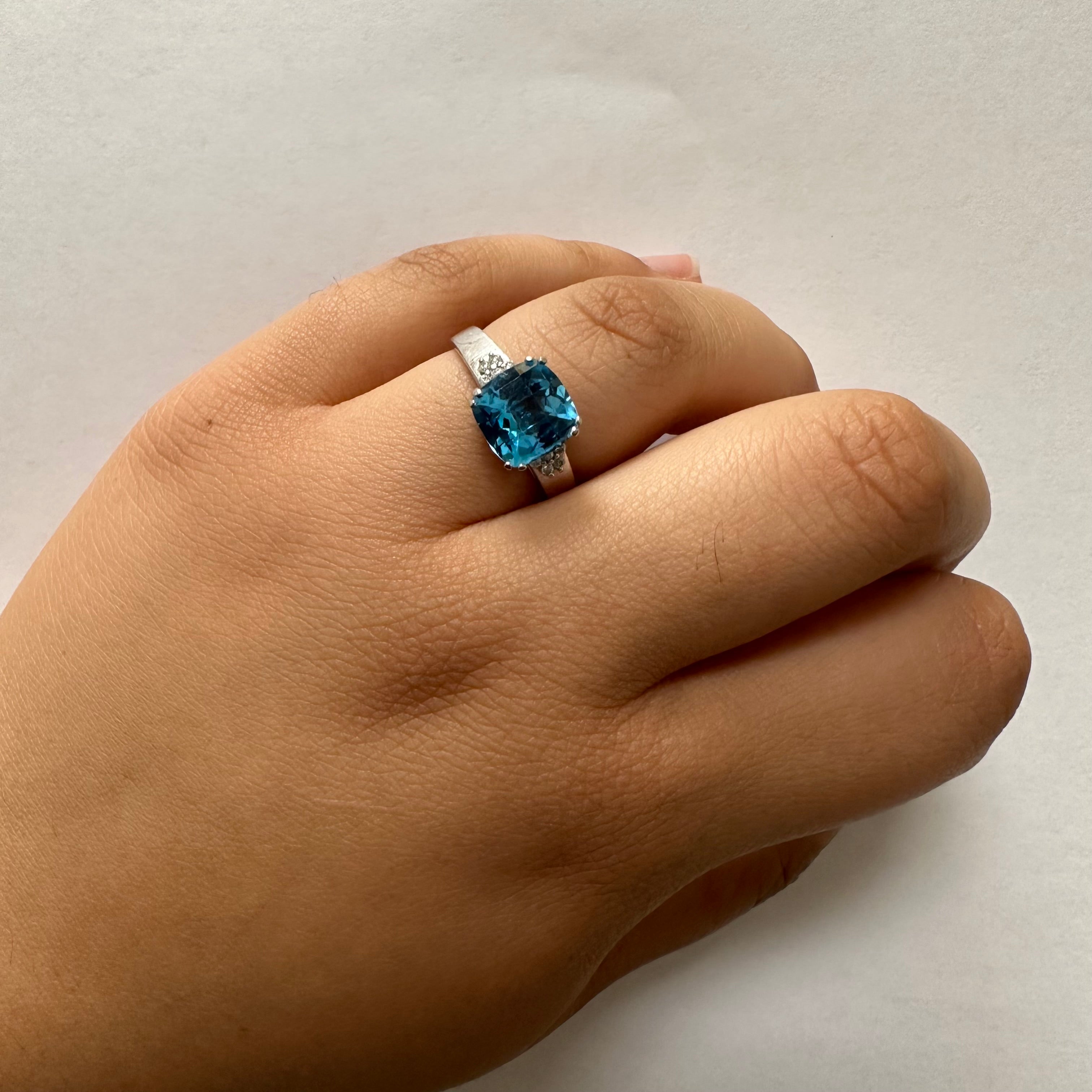 Blue Topaz & Diamond Ring | 4.00ct, 0.08ctw | SZ 9.5 |