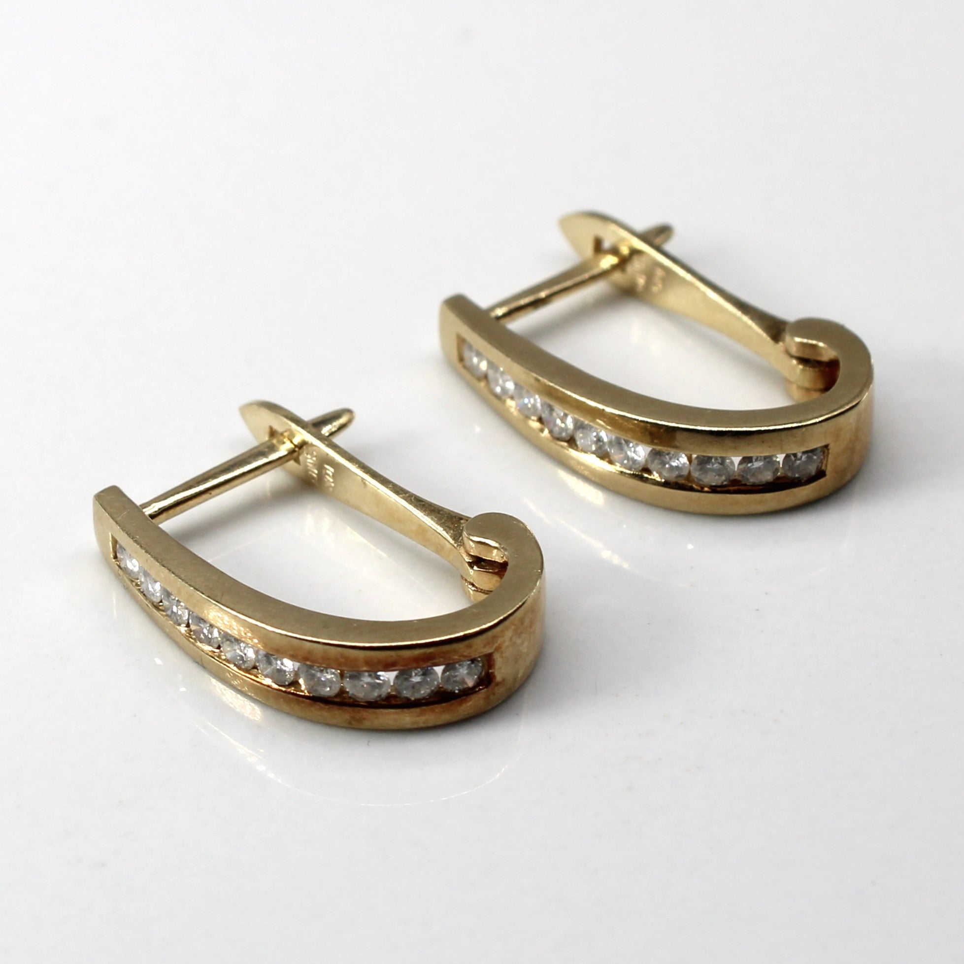 Boucles d'oreilles créoles serties de diamants | 0,40 ct |