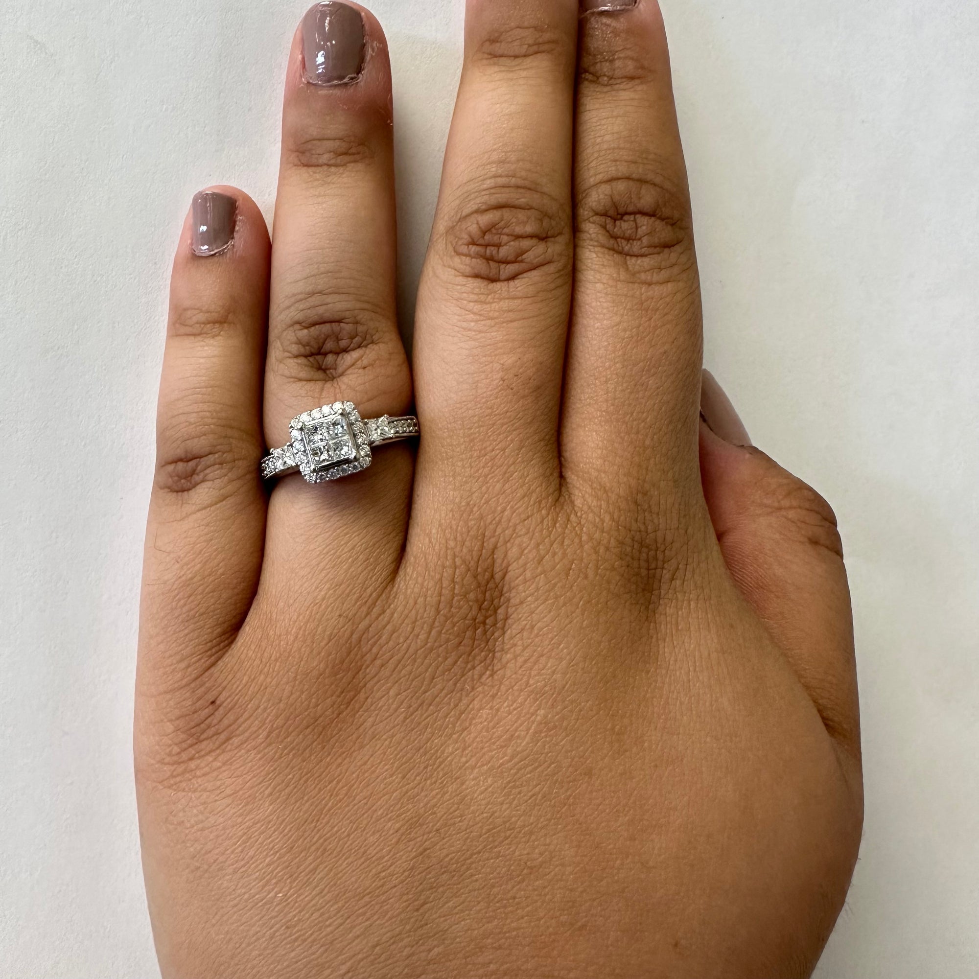 Diamond Halo Engagement Ring | 0.75ctw | SZ 8.25 |