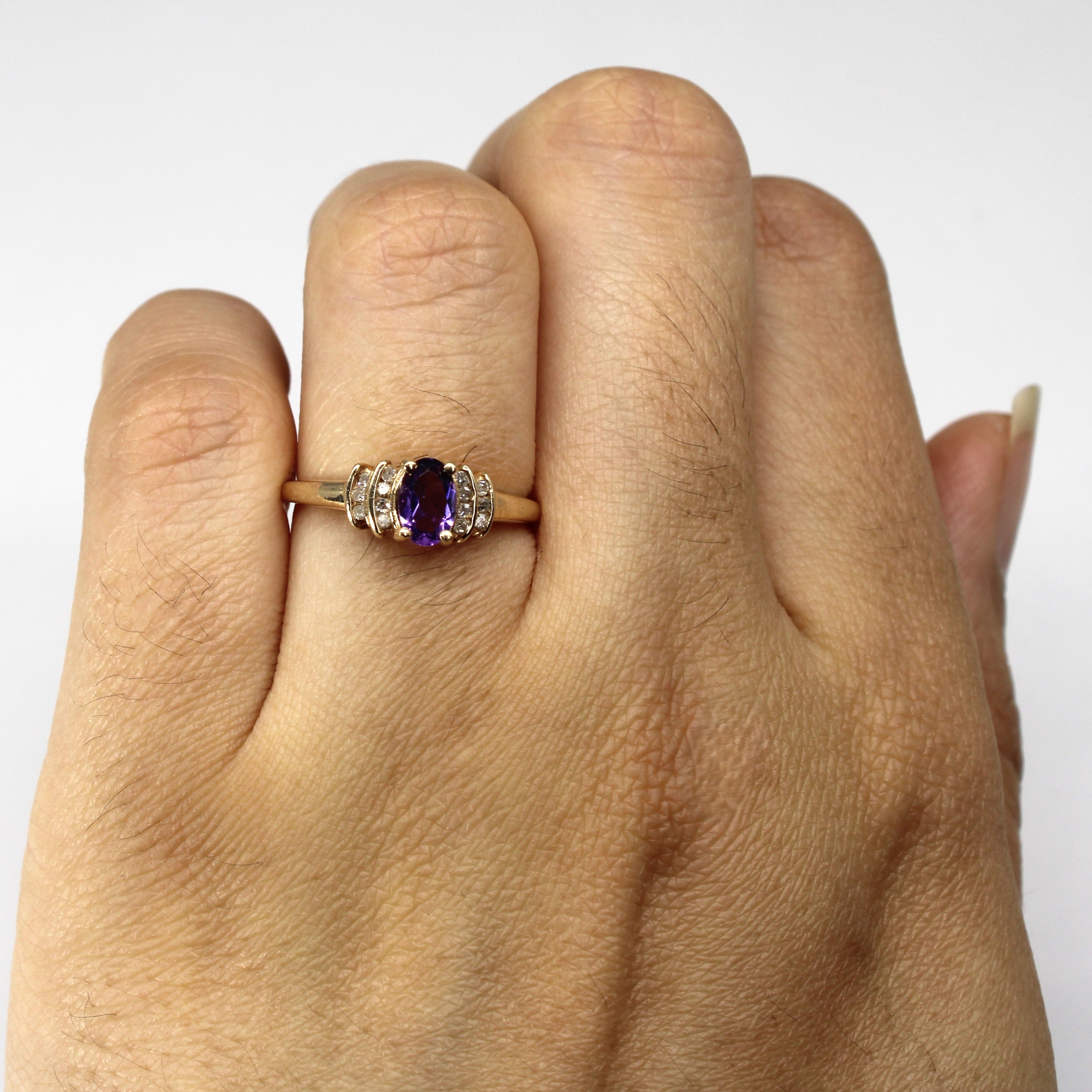 Bague en améthyste et diamants | 0,35 ct | 0,07 ct au total | Taille 5 |