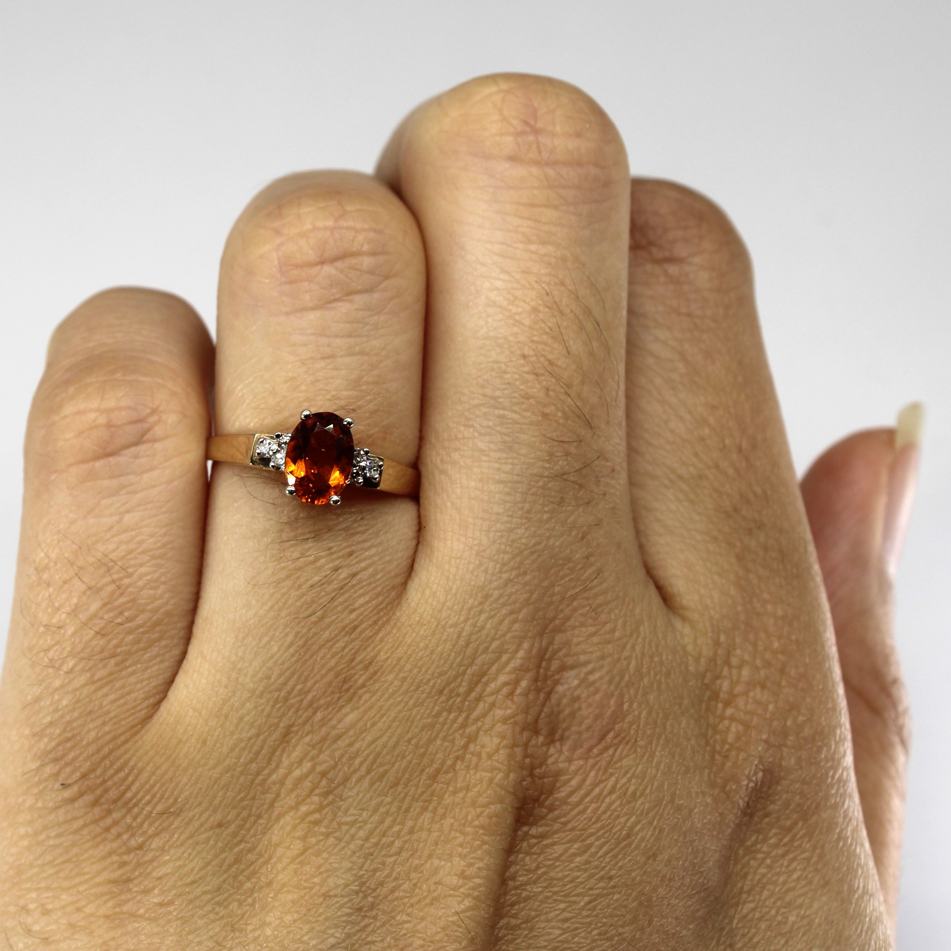 Bague en citrine et diamants | 0,65 ct | 0,05 ct au total | Taille 5,25 |