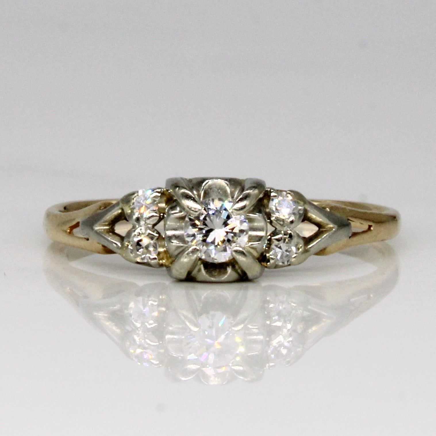 Bague cinq diamants | 0,18 ct au total | Taille 7,5 |