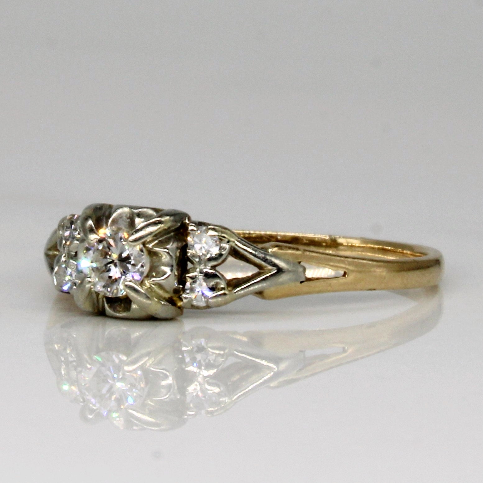 Bague cinq diamants | 0,18 ct au total | Taille 7,5 |