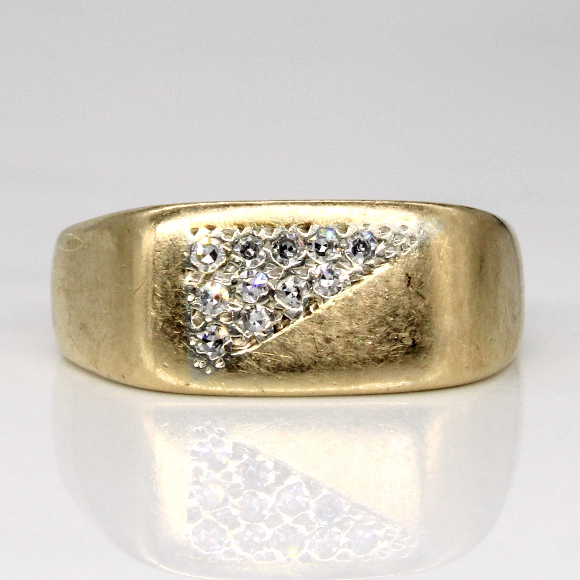 Flush Set Diamond Ring | 0.11ctw | SZ 8 |