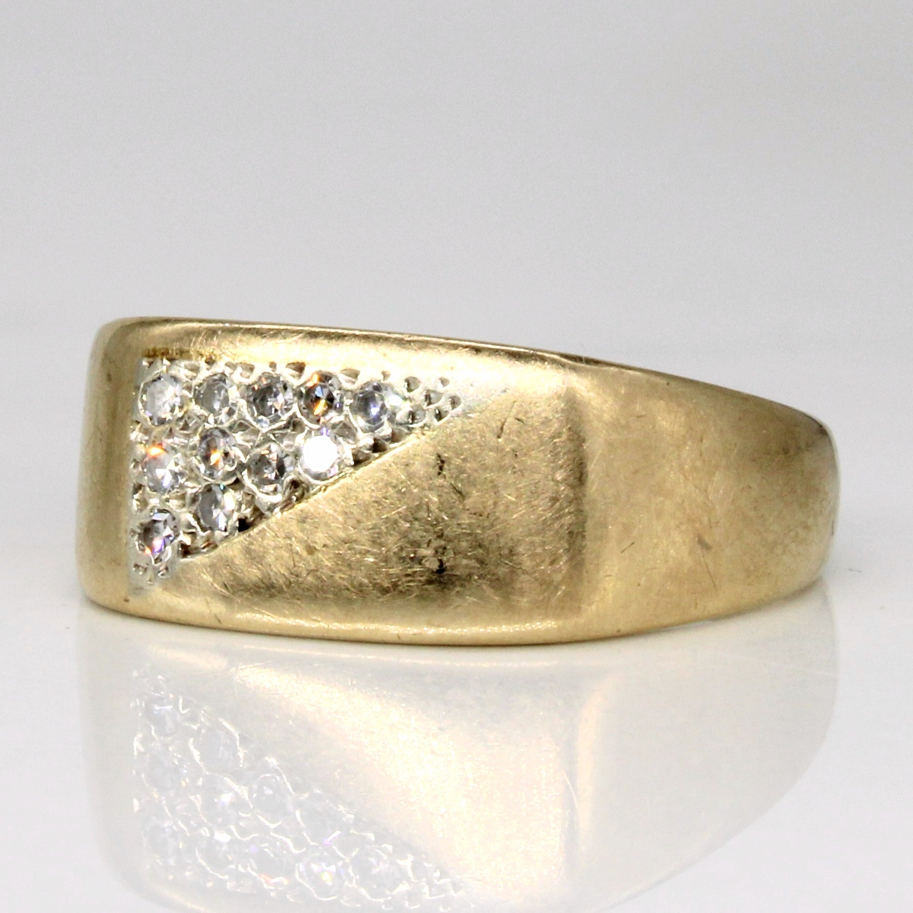 Flush Set Diamond Ring | 0.11ctw | SZ 8 |