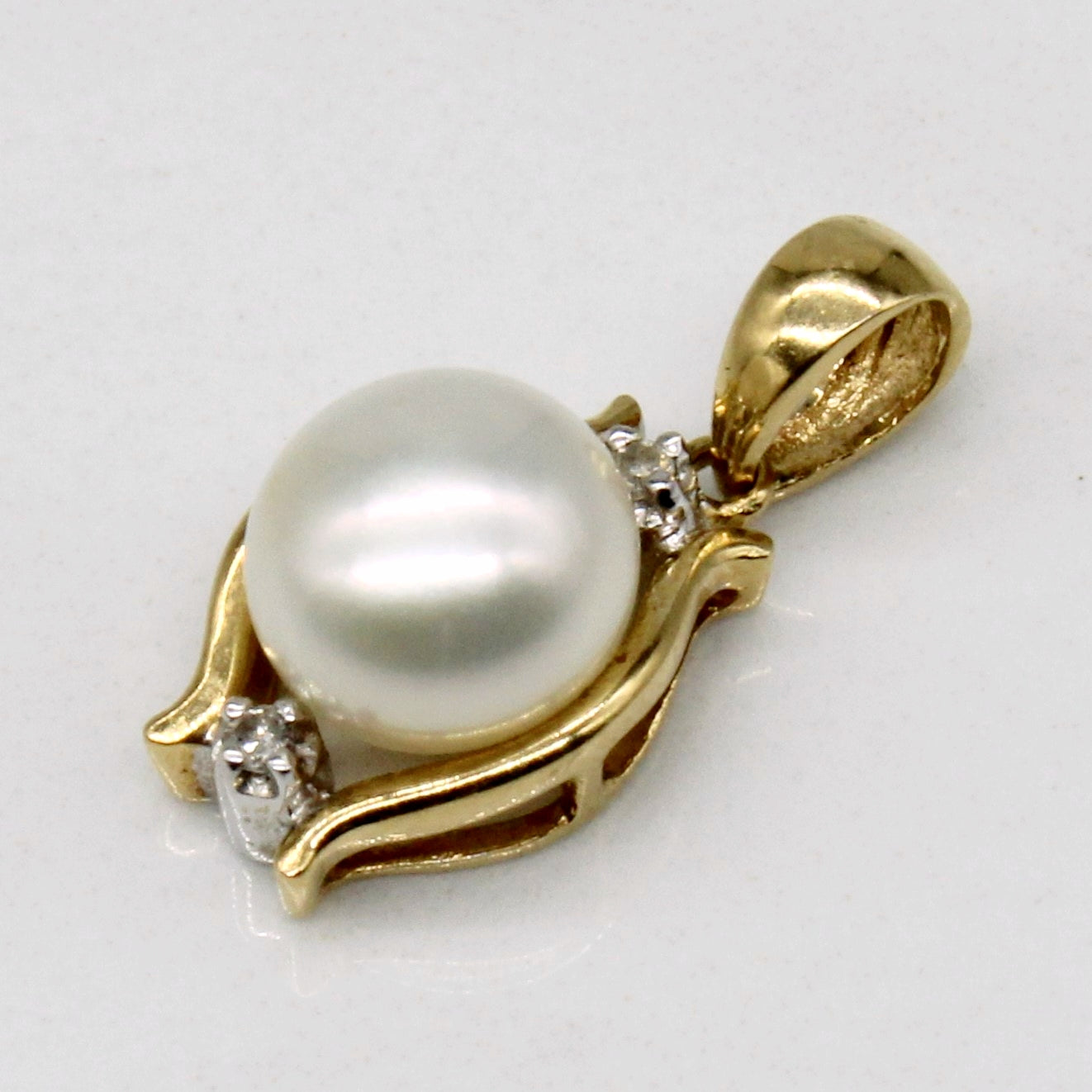 Pearl & Diamond 18k Pendant | 0.01ctw |
