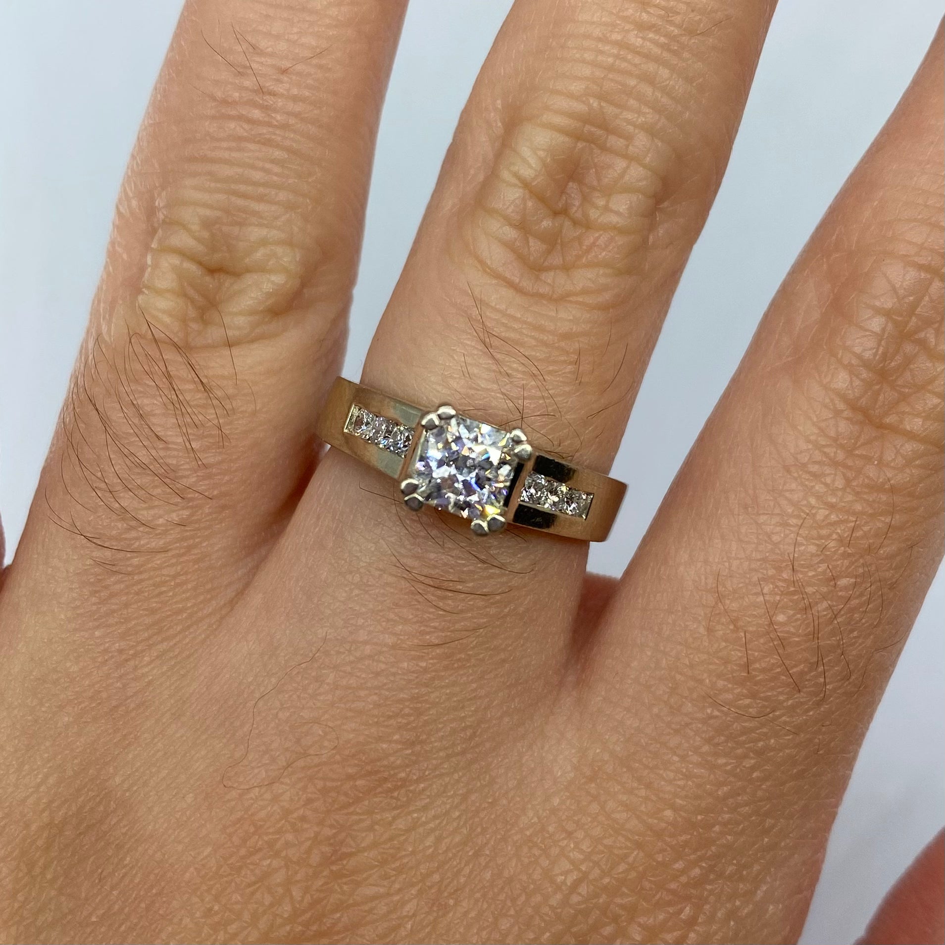 Bague de fiançailles en diamant canadien taille Flandres | 0,83 ct | Taille 6,25 |