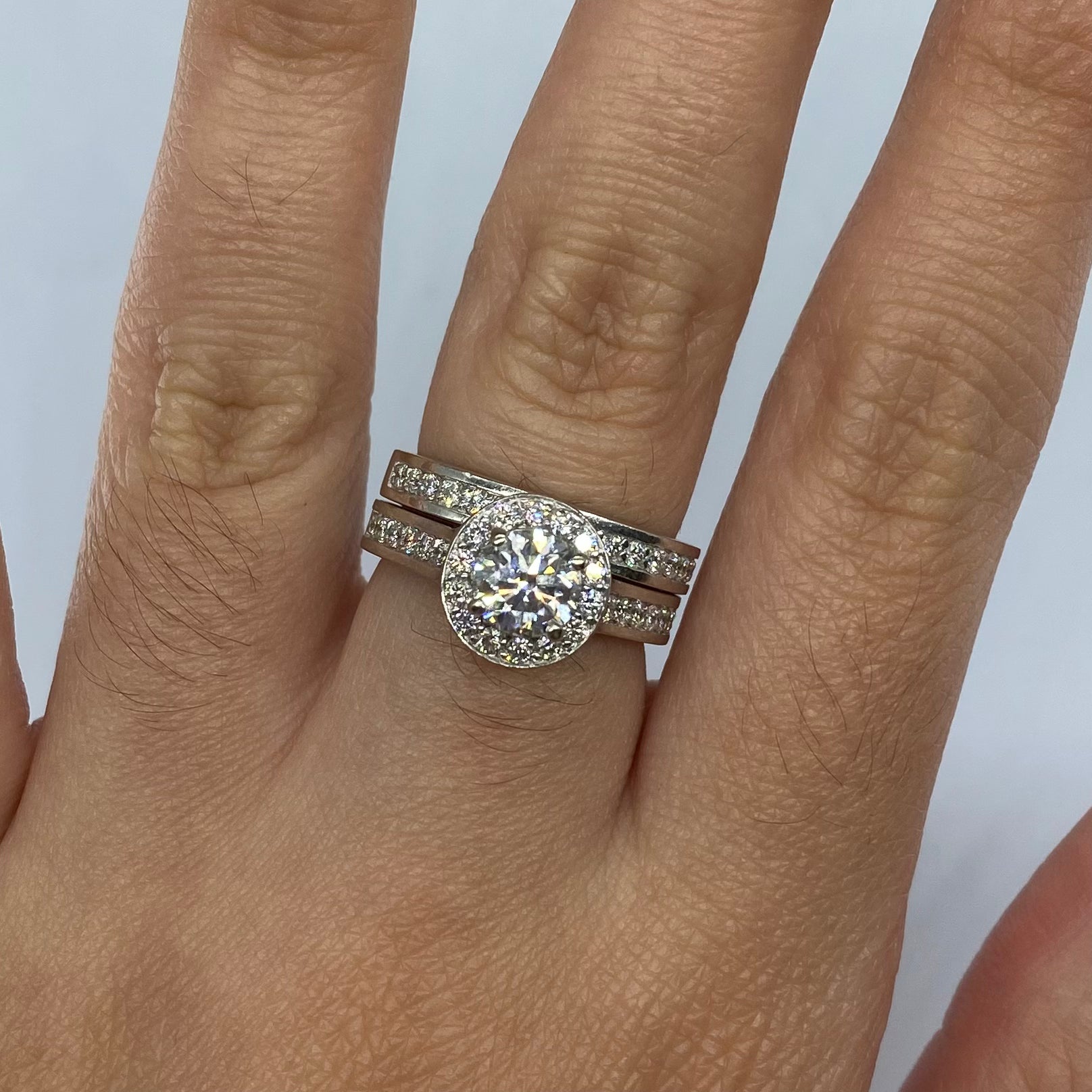 Ensemble bague de fiançailles et alliance avec halo de diamants | 1,50 ct | Taille 6,25 |