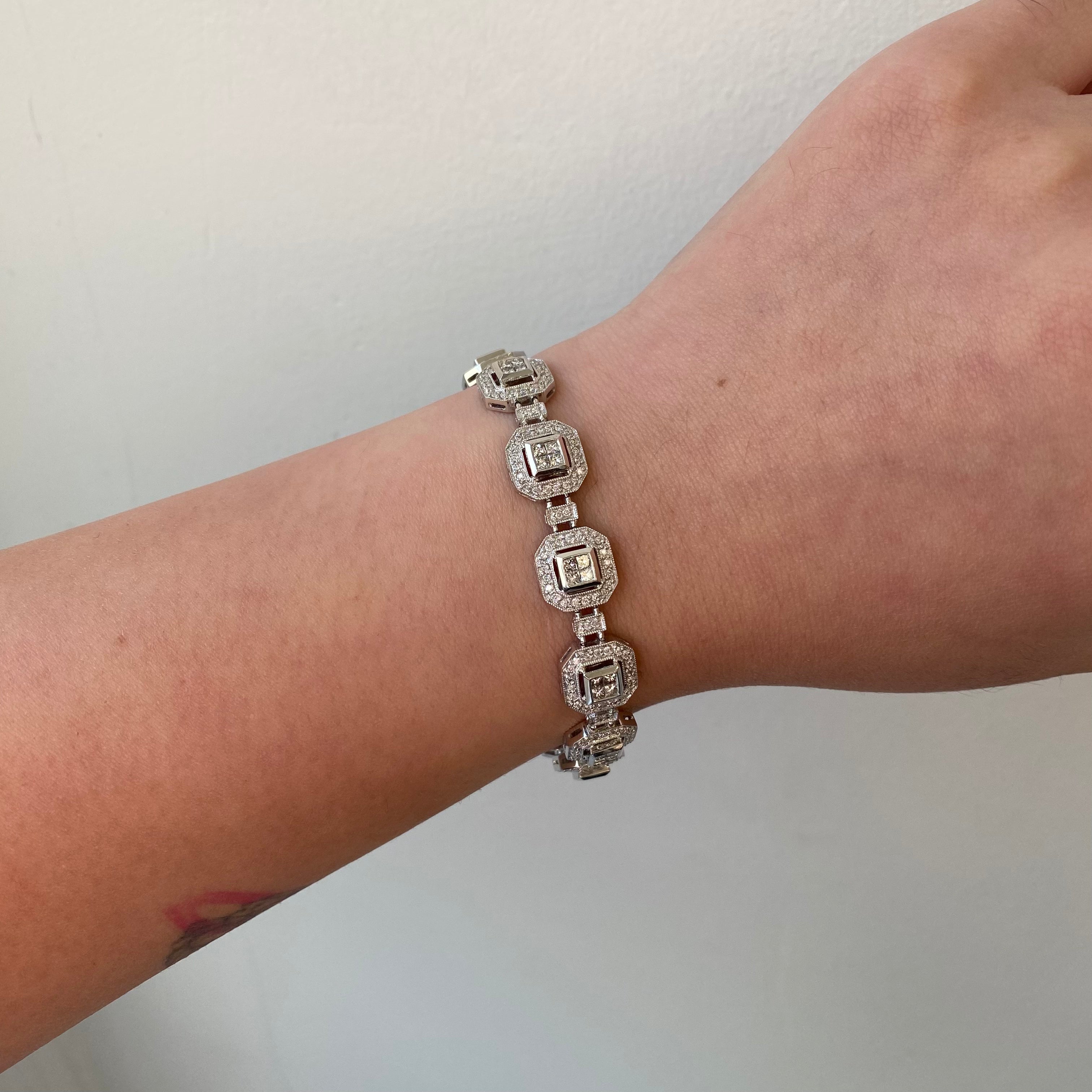 Bracelet en diamants halo géométrique d'inspiration Art déco | 2,40 ct | 6,5" |