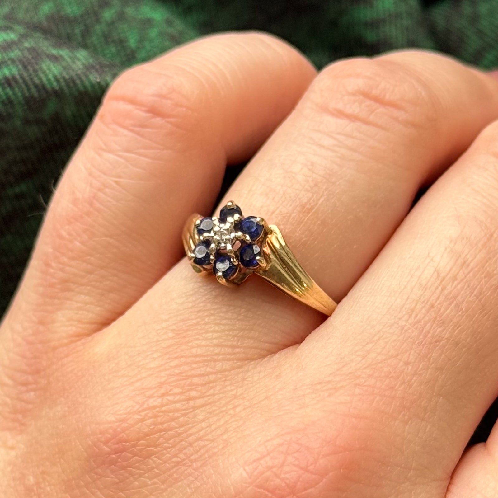 Synthetic Sapphire & Diamond Flower Ring | 0.38ctw, 0.02ctw | SZ 5.75 |