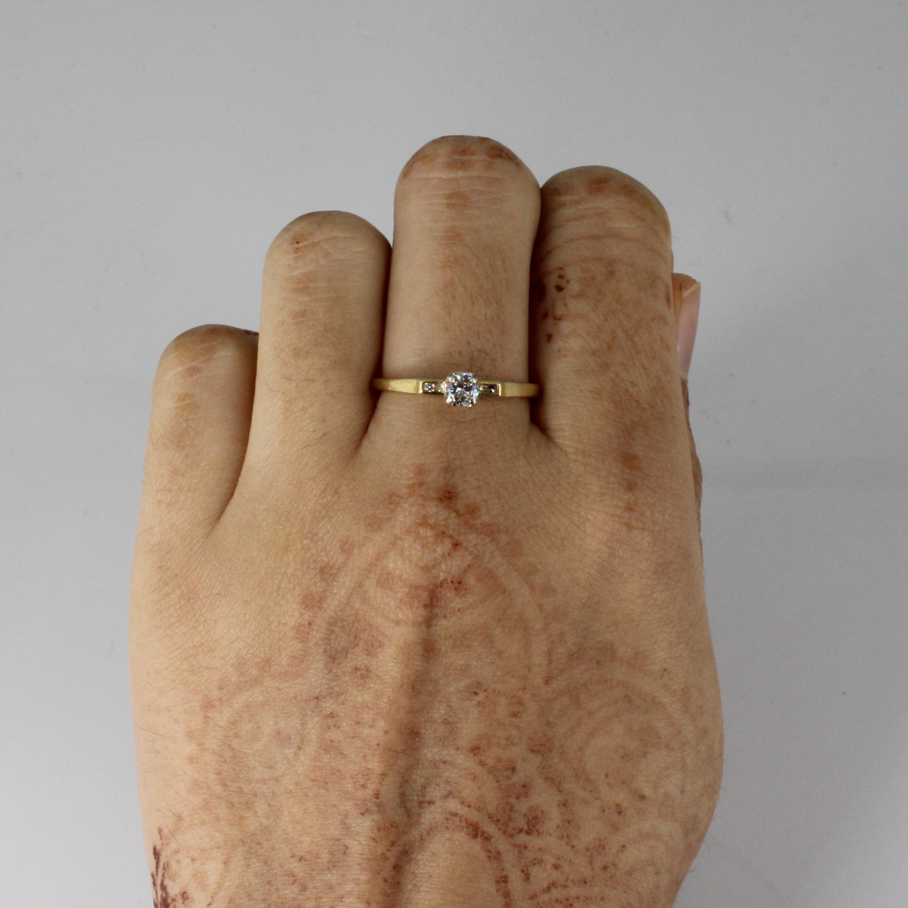 Solitaire with Diamond Accents Ring | 0.25ctw | SZ 8.5 |