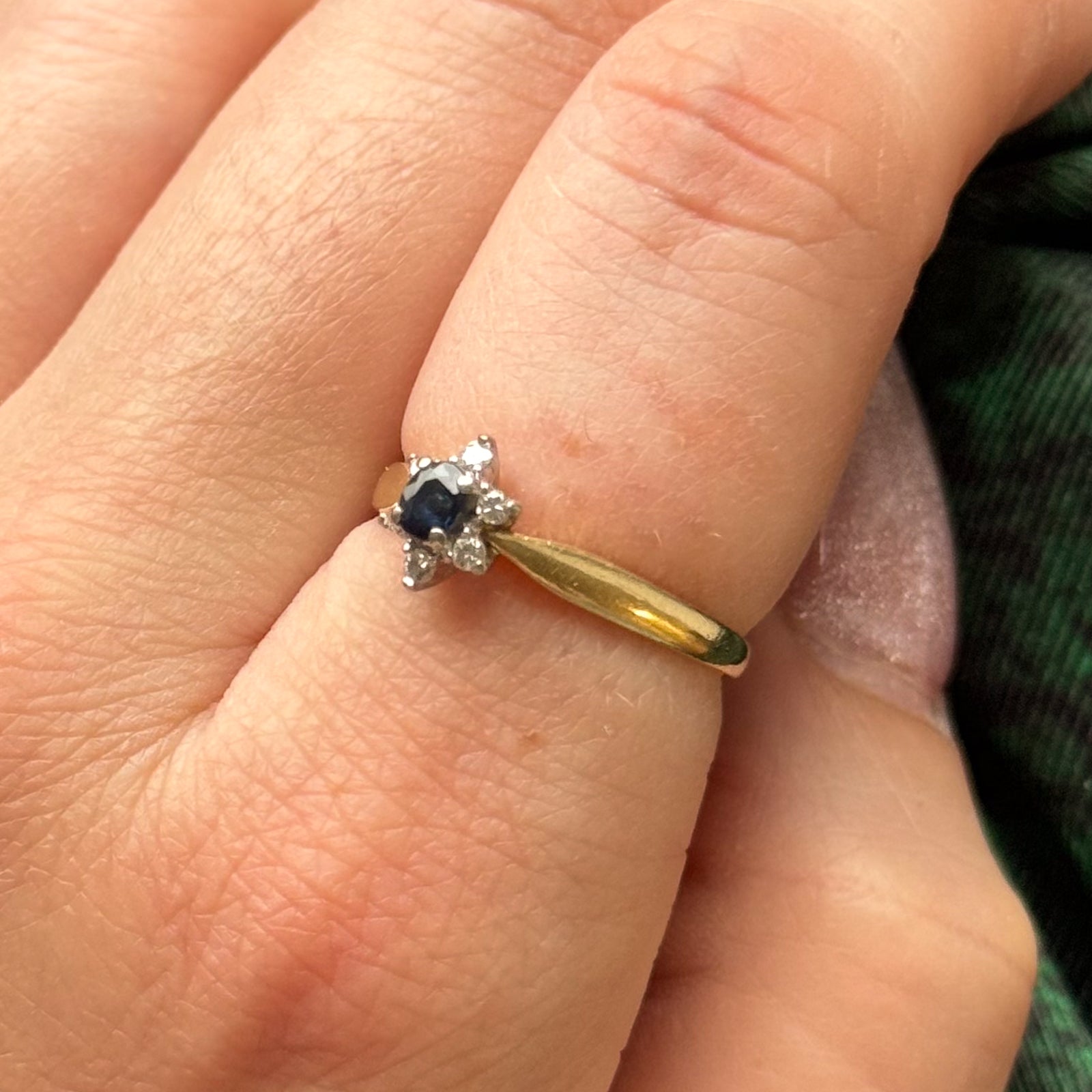 Blue Sapphire & Diamond Ring | 0.12ctw | SZ 6.25 |