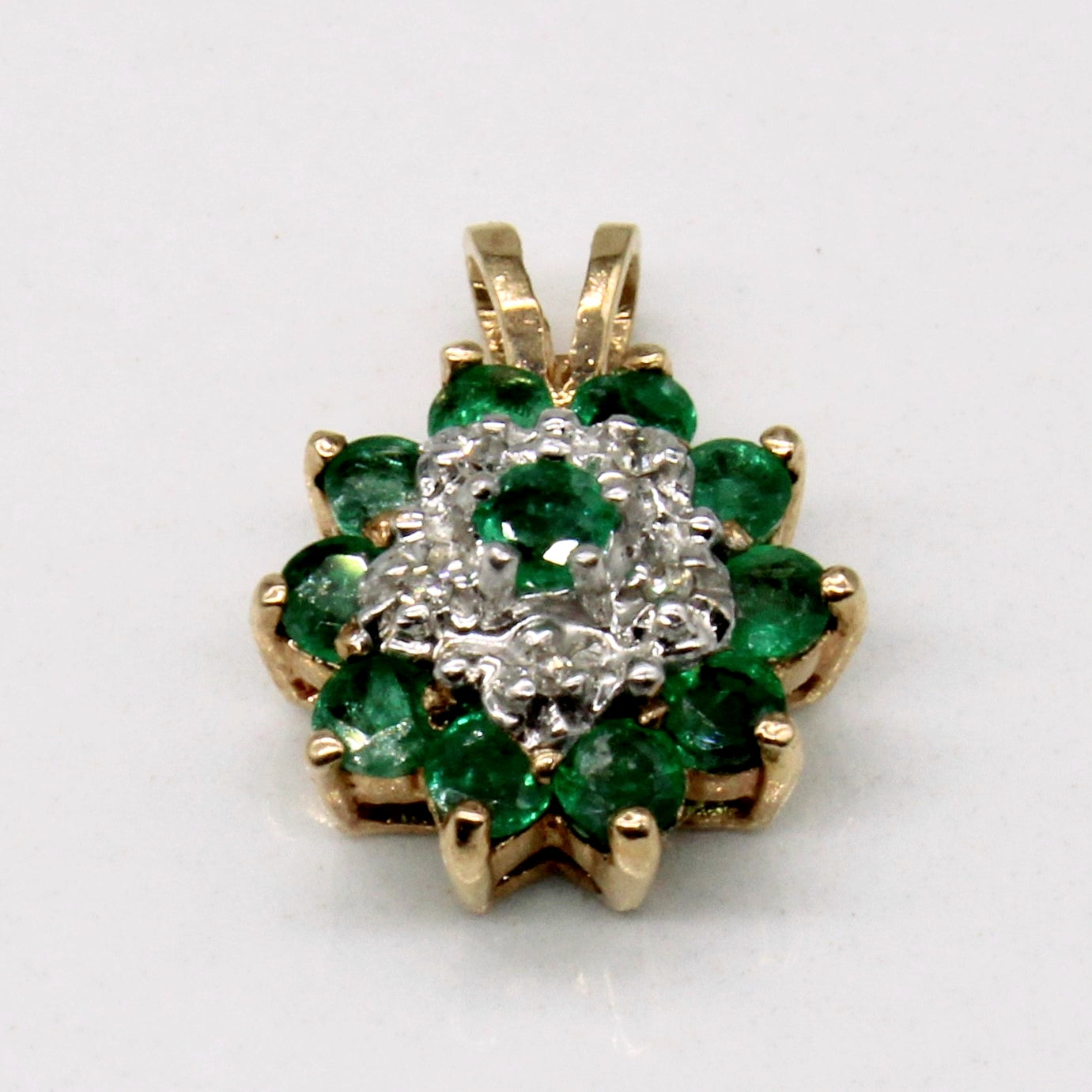 Emerald & Diamond Pendant | 0.40ctw, 0.02ctw |