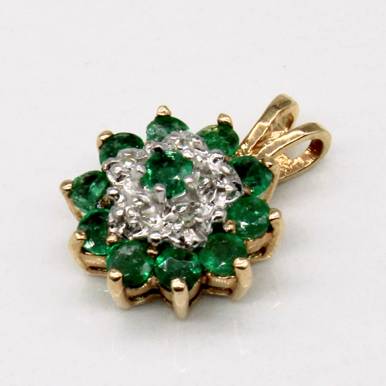 Emerald & Diamond Pendant | 0.40ctw, 0.02ctw |