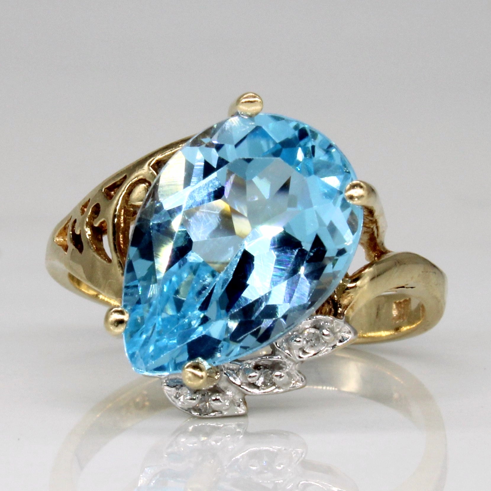 Bague cocktail topaze et diamants | 4,75 ct, 0,02 ct au total | Taille 5,5 |