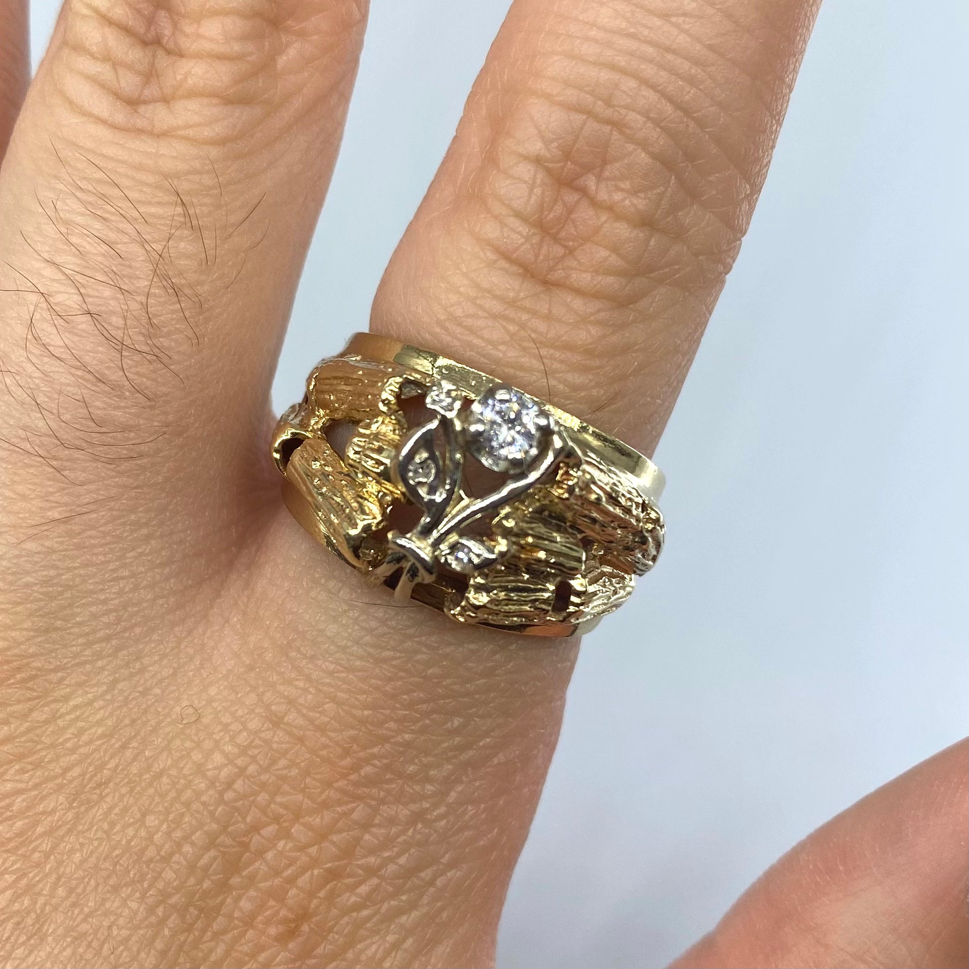 Flower and Log Diamond Garden Ring | 0.12ct | SZ 7 |