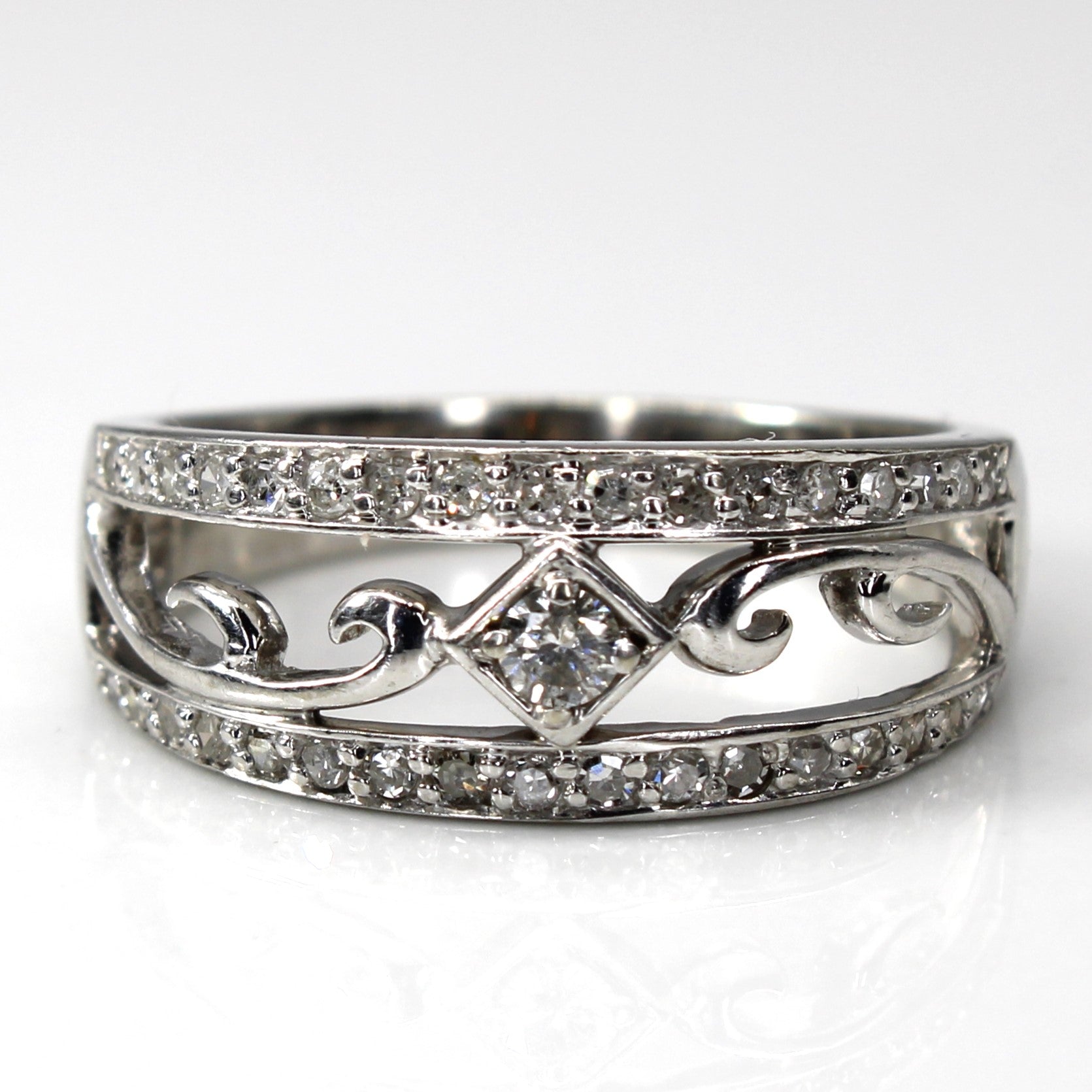 Bague en or blanc et diamants filigranés | 0,25 ct | Taille 7,75 |