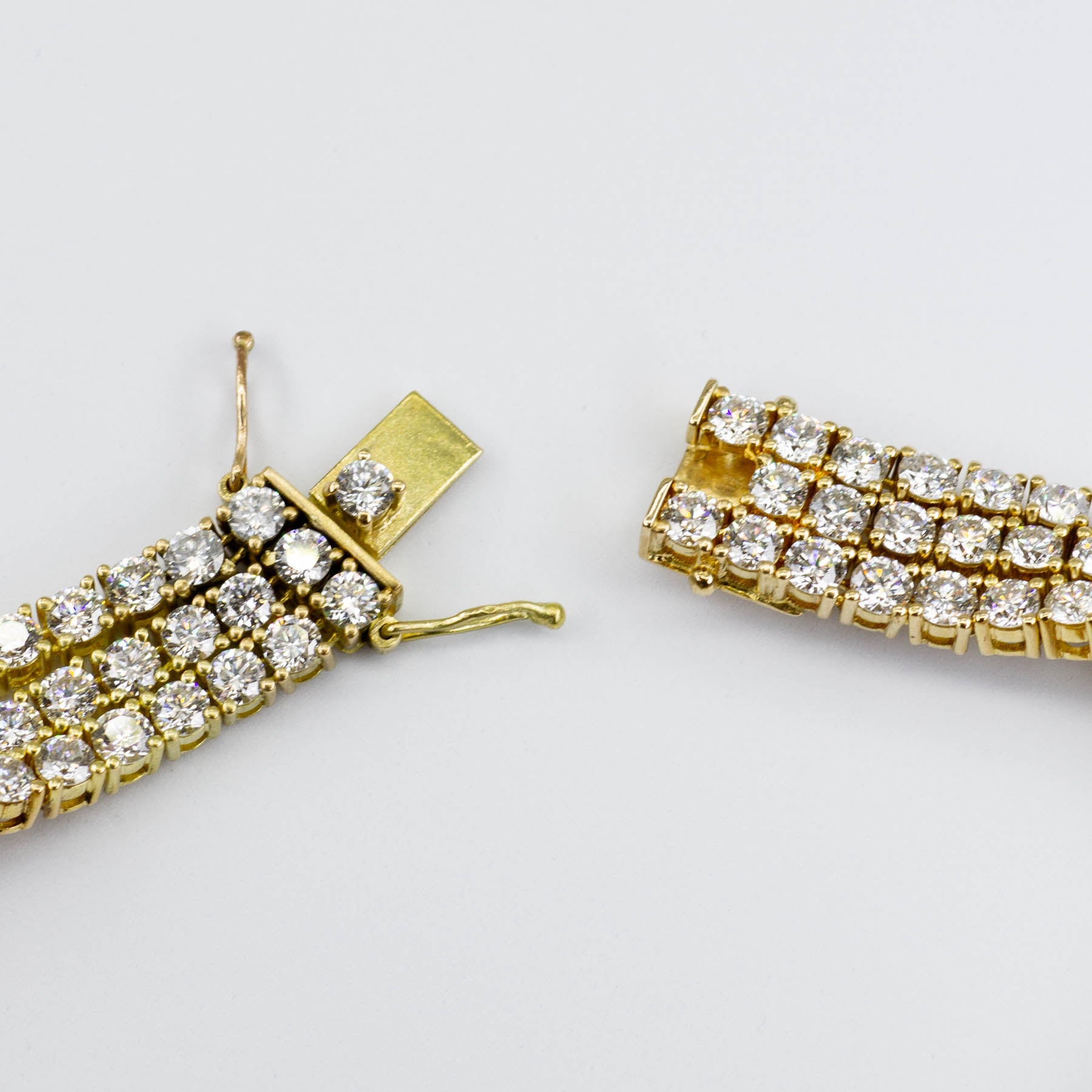 Vintage 18K gold triple-row 15.00ctw Natural Diamond Tennis Bracelet | 15.00 ctw | 7.5" |