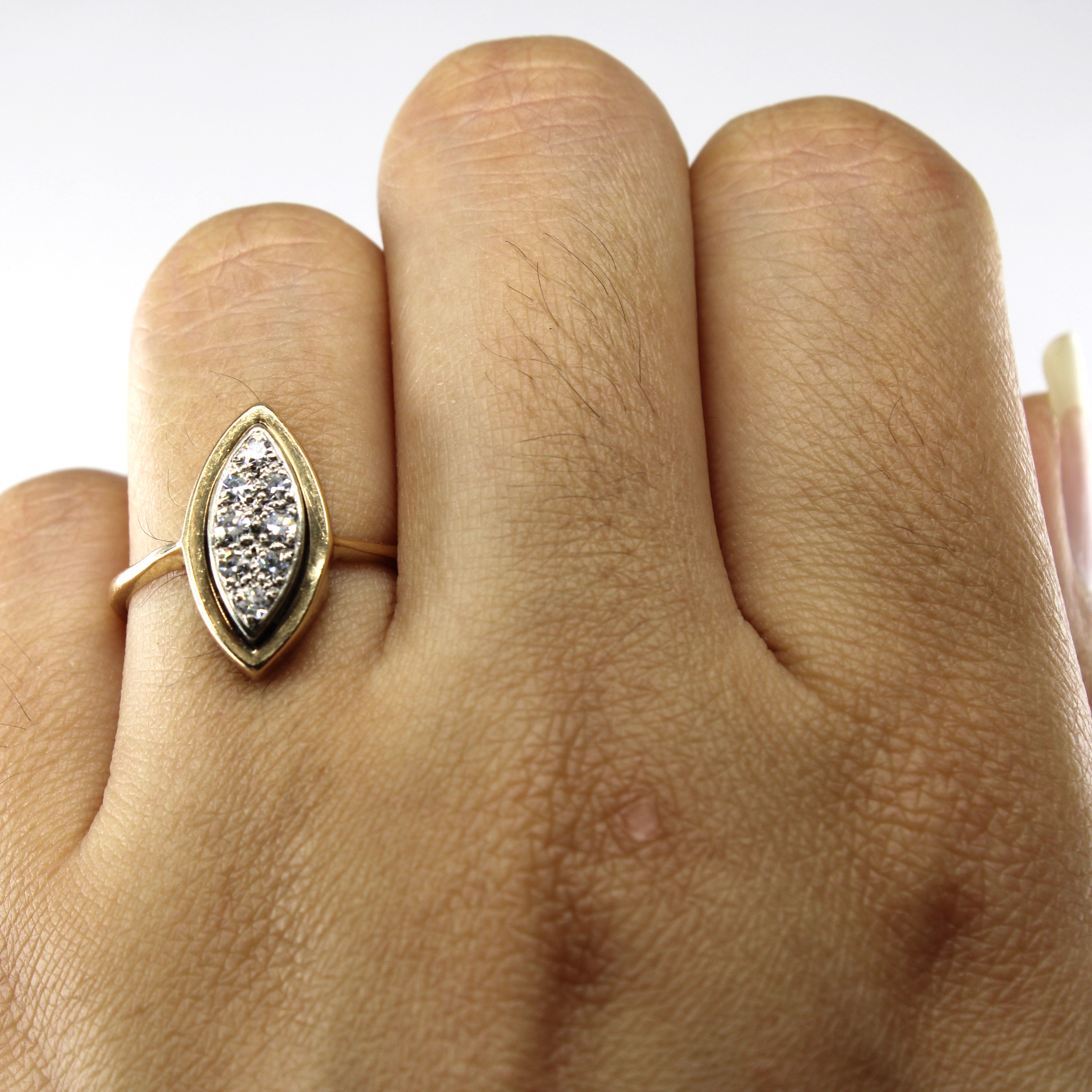Bague en or sertie de diamants en grappe | 0,16 ct | Taille 6,25 |