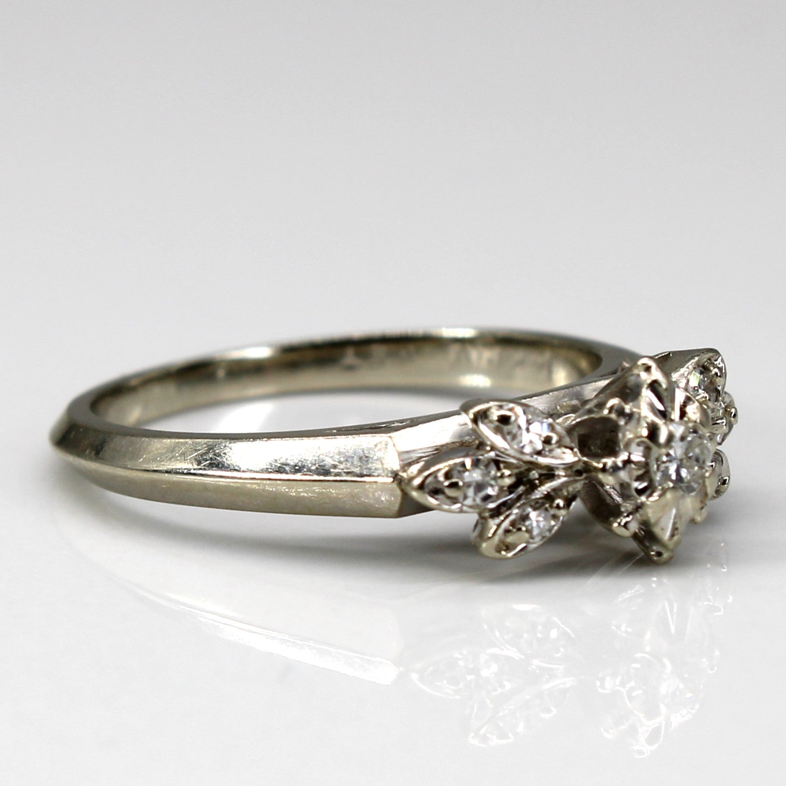 High Set Cluster Diamond Ring | 0.11ctw | SZ 6 |