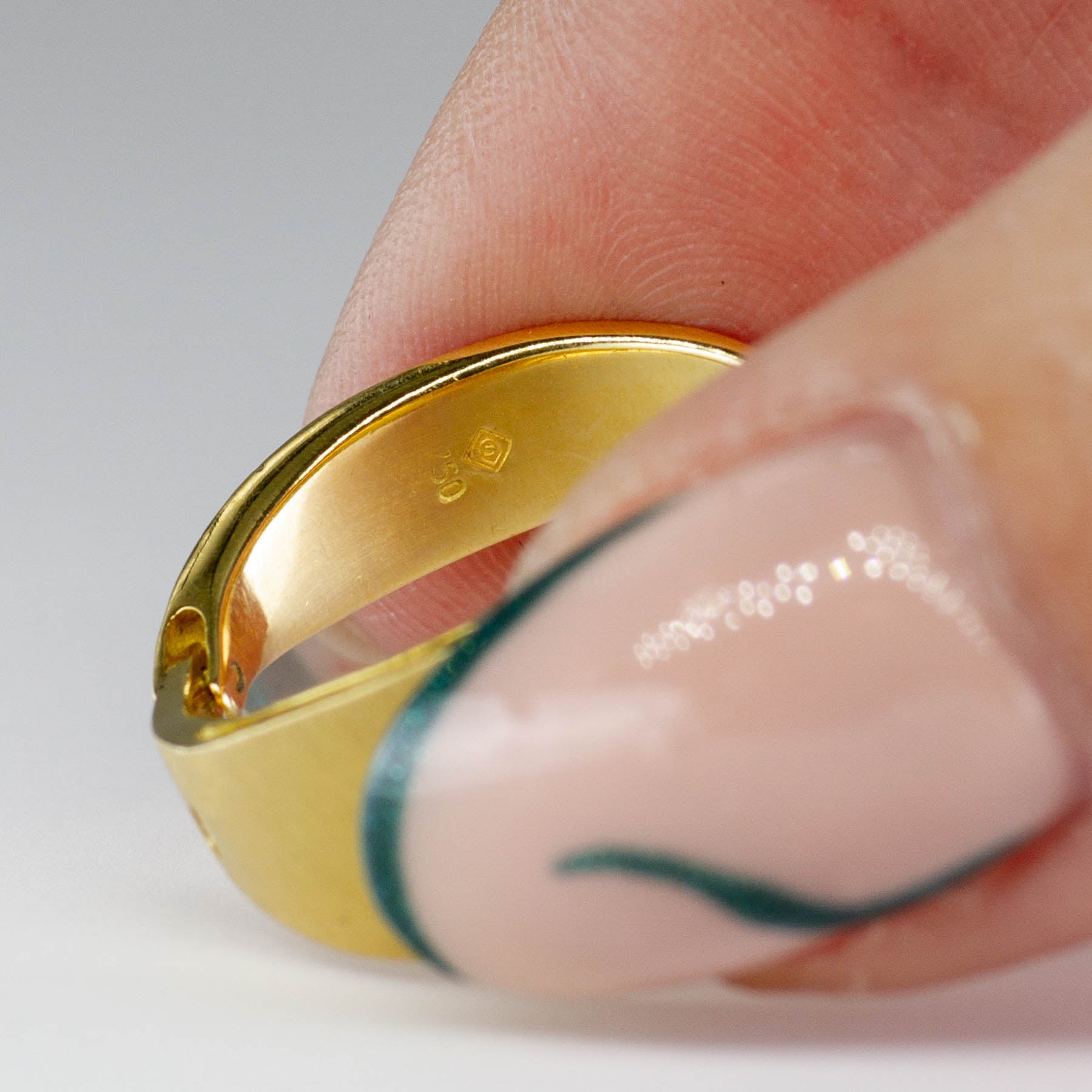 Vintage H. Stern Hinged Gold Ring with Diamond Accent | SZ 6.5 | 0.01 ct