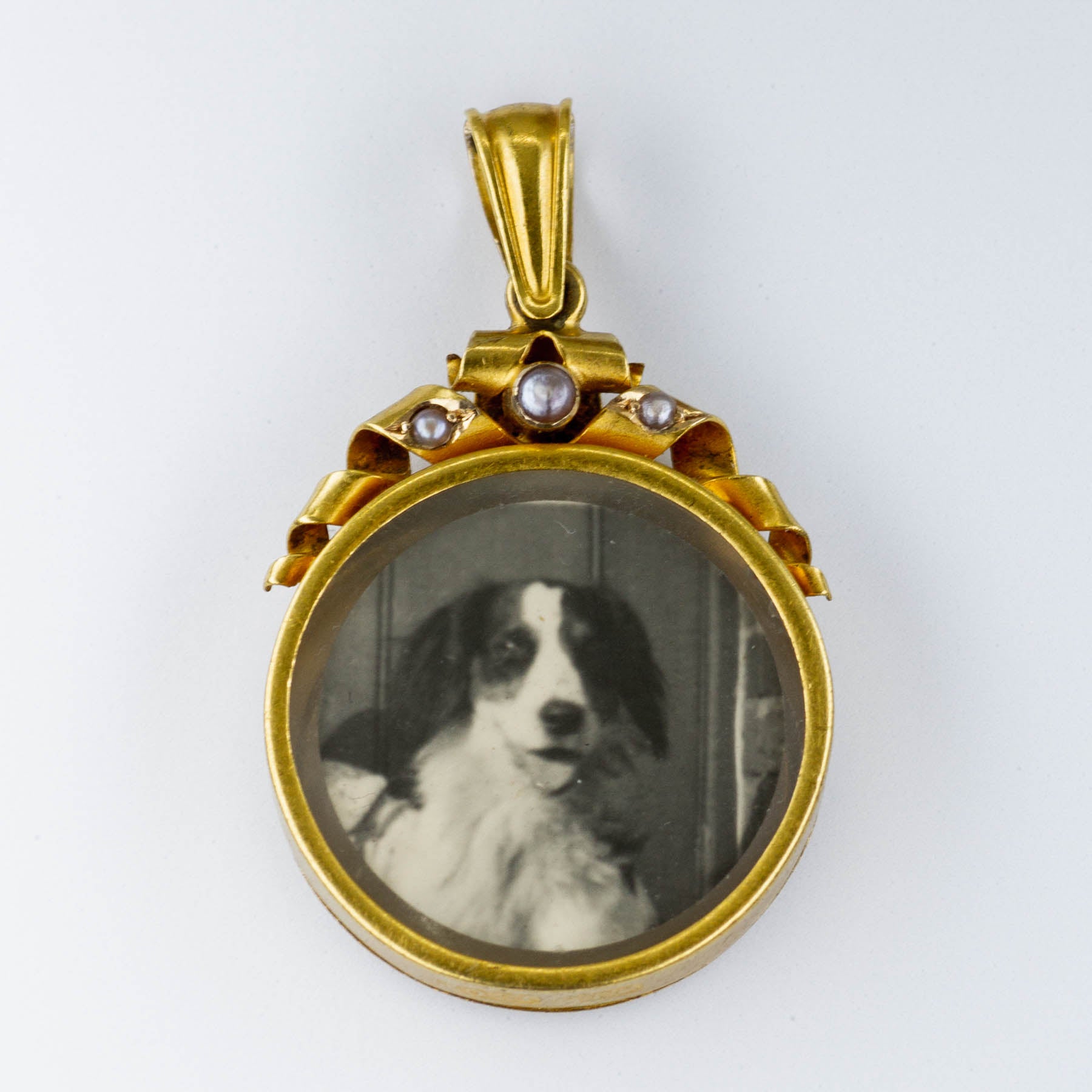 Vintage 15k Hallmarked Yellow Gold and Seed Pearl Photo Locket |