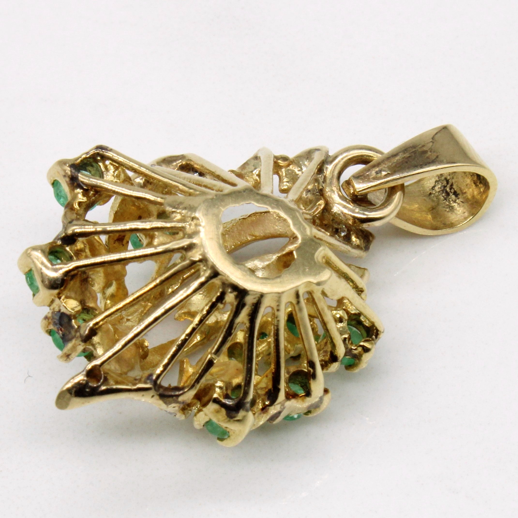 Emerald & Diamond Pendant | 0.65ctw, 0.02ctw |