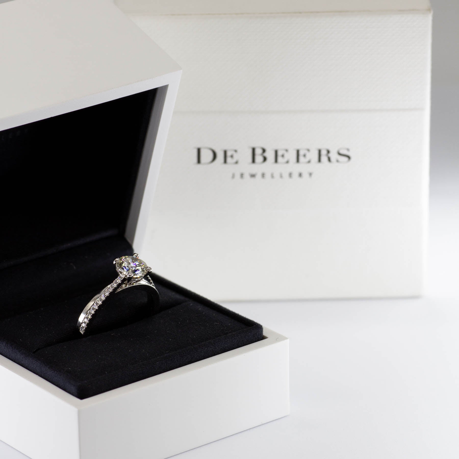 De Beers' The Promise Platinum Engagement Ring | 1.14ctw | SZ 4.75 |