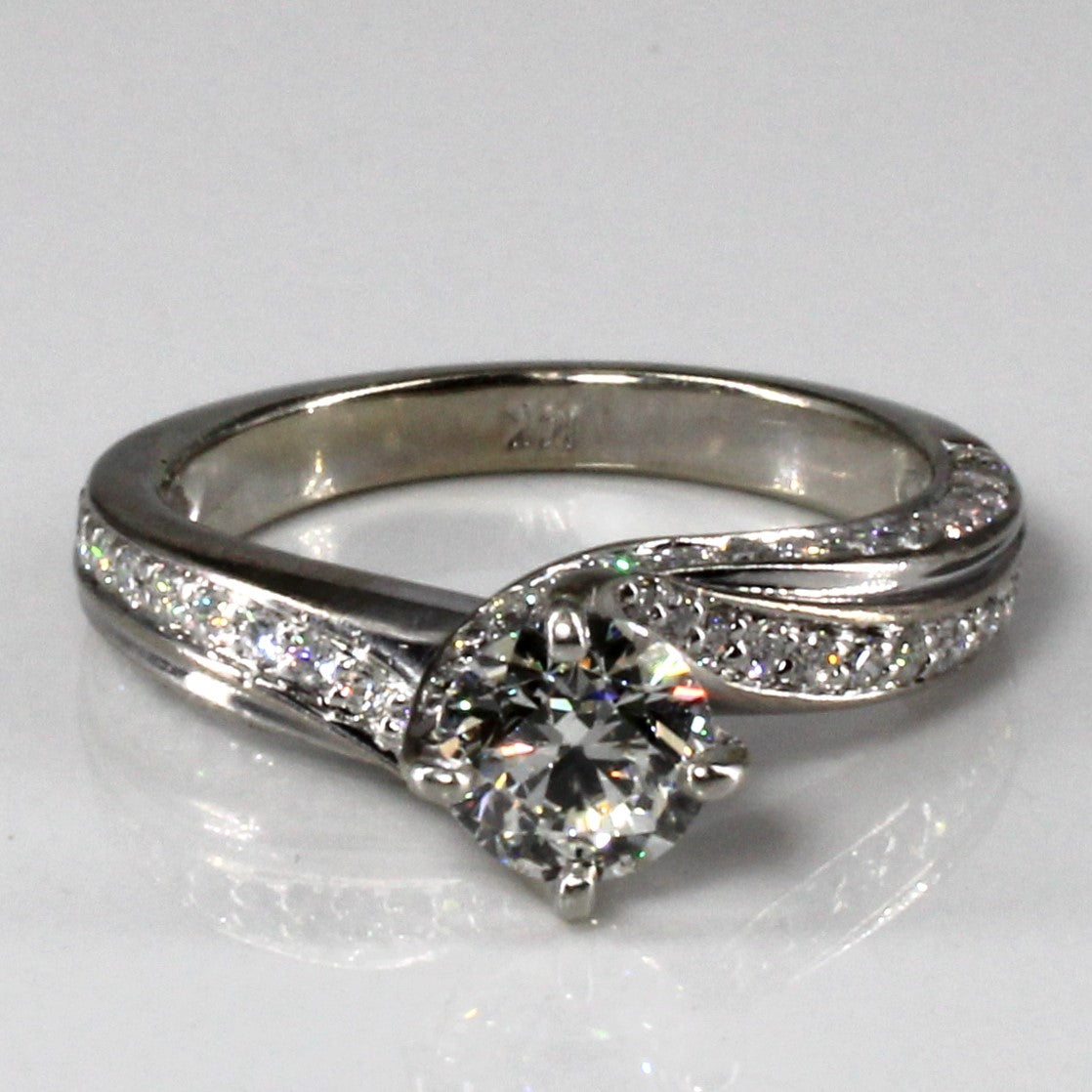 Bague de fiançailles solitaire diamant avec accents | 0,88 ct | Taille 4,5 |