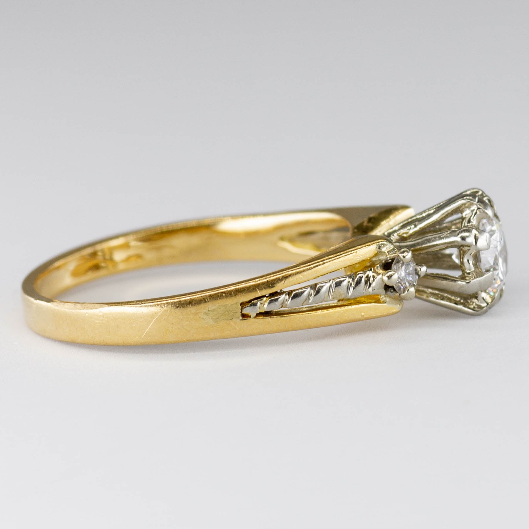 Bague trois diamants sertie haut | 0,37 ct au total | Taille 6 |